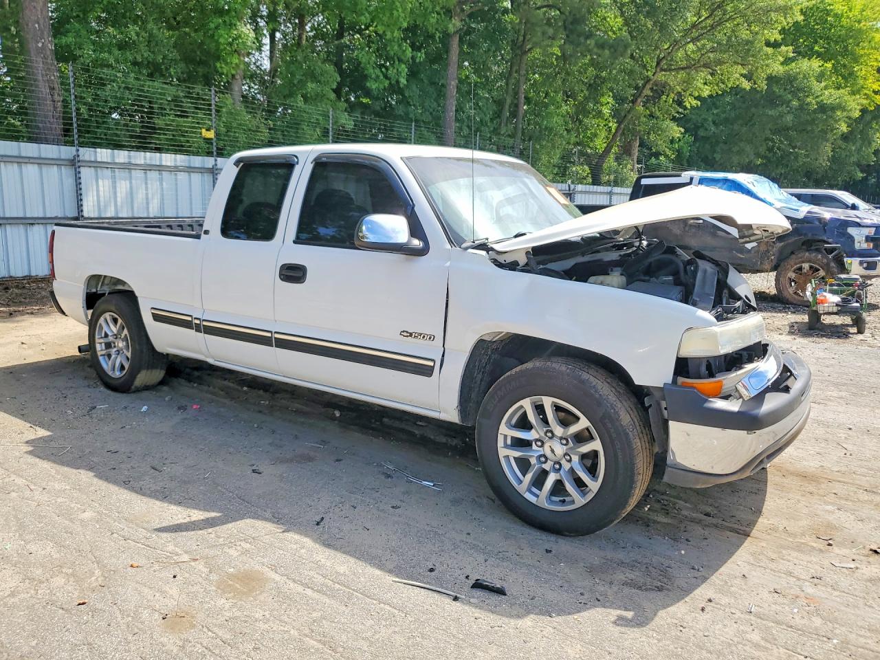 2000 Chevrolet Silverado C1500 White vin: 2GCEC19V4Y1315501