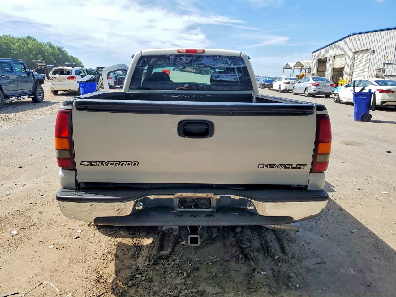 2000 Chevrolet Silverado C1500 White vin: 2GCEC19V4Y1315501