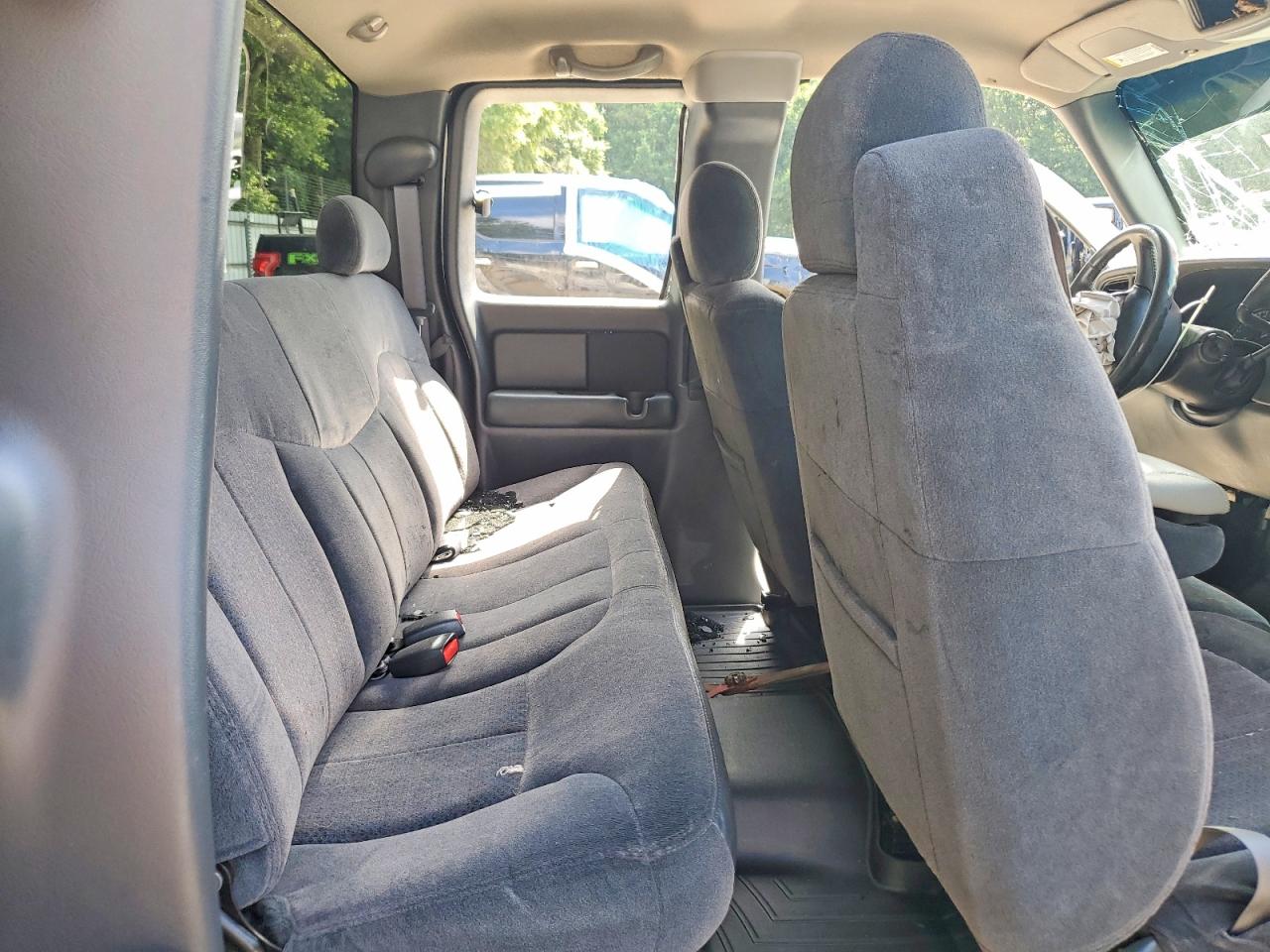 2000 Chevrolet Silverado C1500 White vin: 2GCEC19V4Y1315501