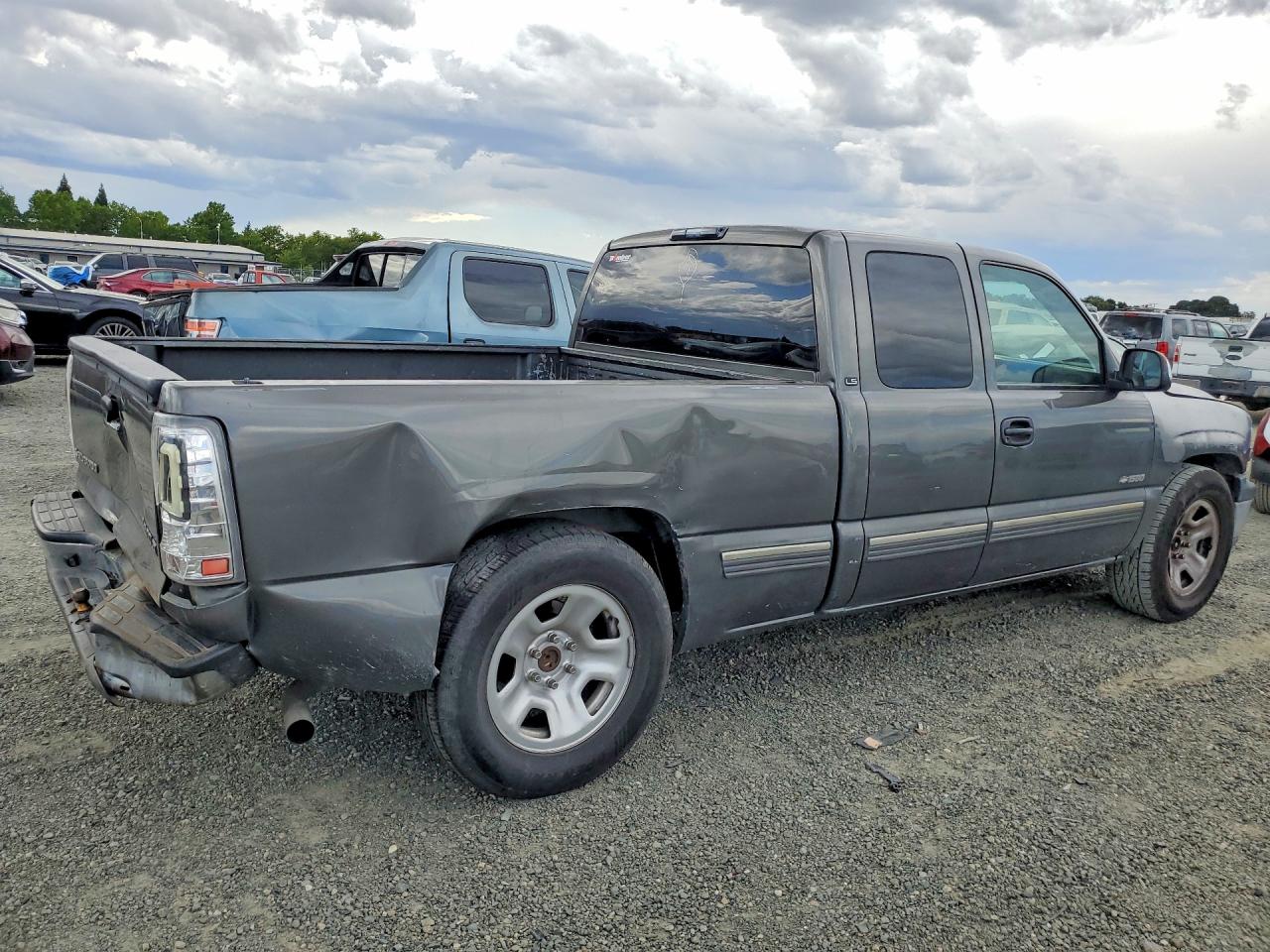 2001 Chevrolet Silverado C1500 Gray vin: 2GCEC19V511170667