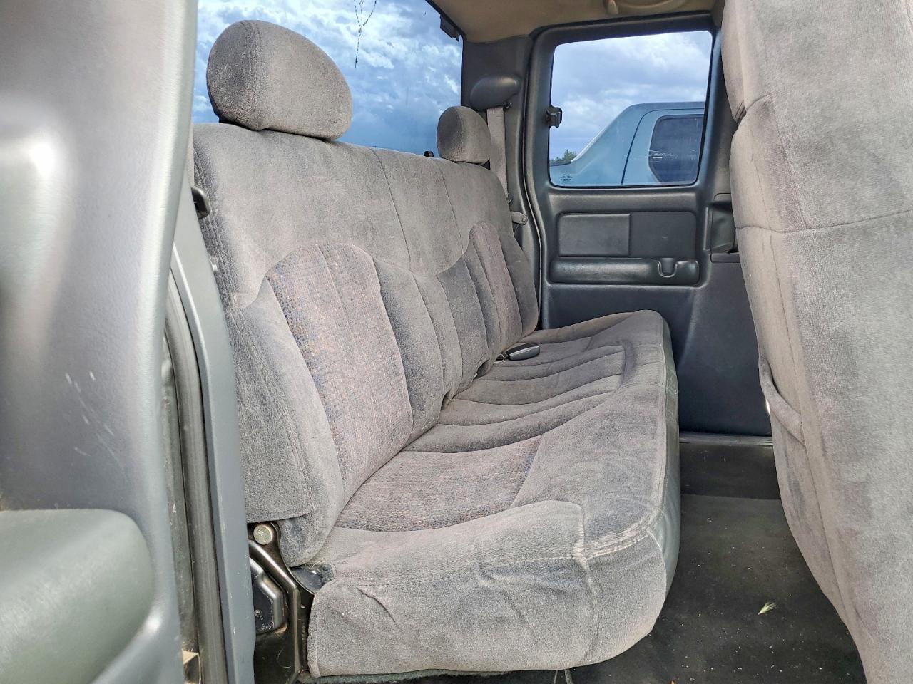 2001 Chevrolet Silverado C1500 Gray vin: 2GCEC19V511170667