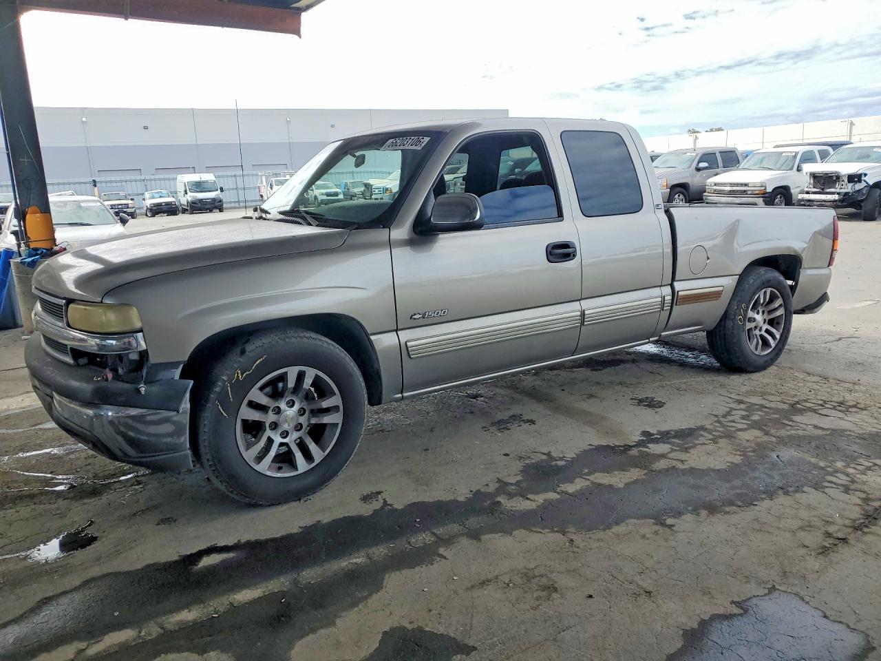 2002 Chevrolet Silverado C1500 Tan vin: 2GCEC19V521198146