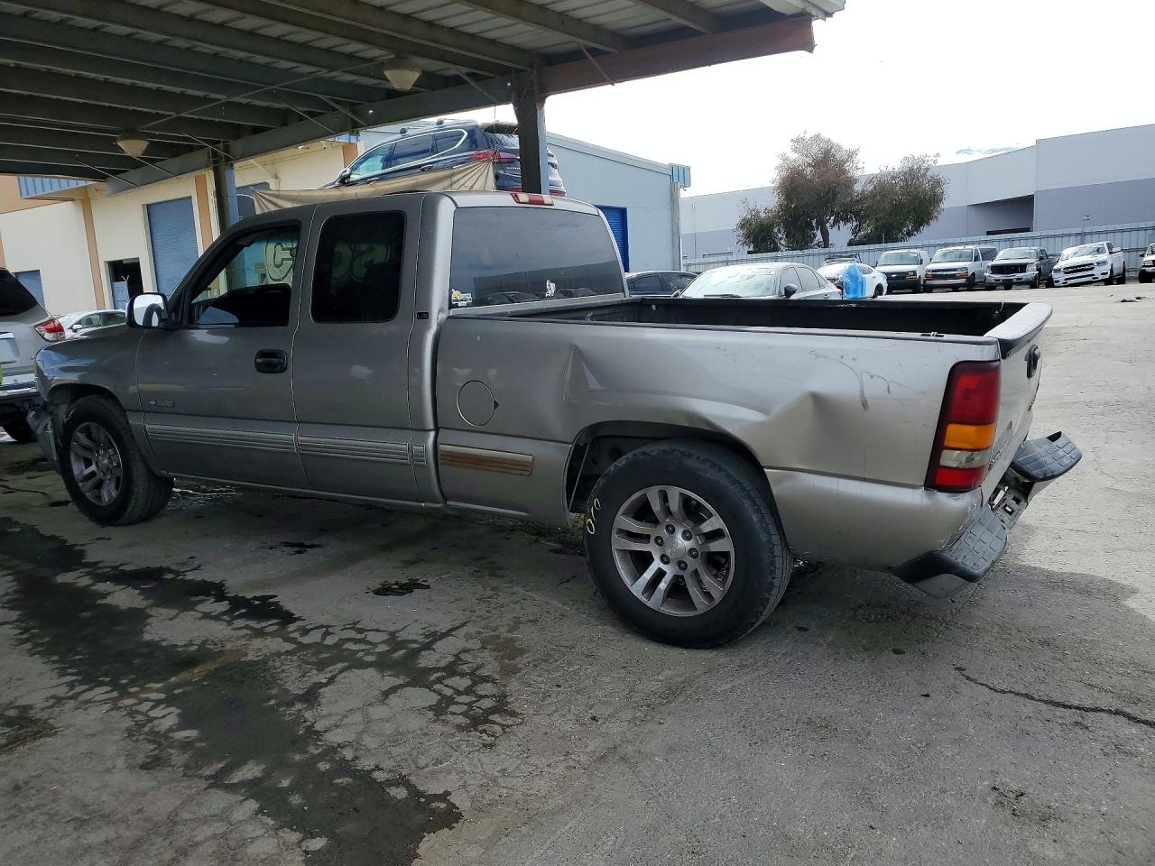2002 Chevrolet Silverado C1500 Tan vin: 2GCEC19V521198146