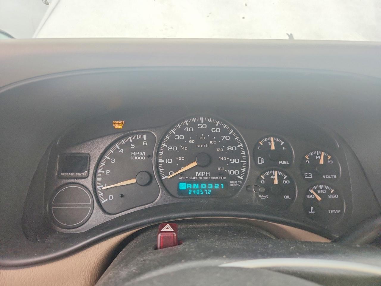2002 Chevrolet Silverado C1500 White vin: 2GCEC19V521392546