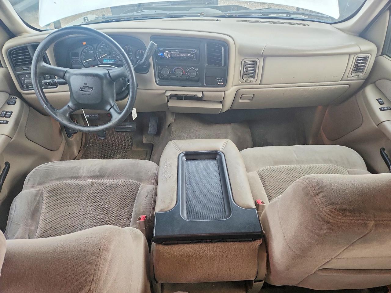 2002 Chevrolet Silverado C1500 White vin: 2GCEC19V521392546