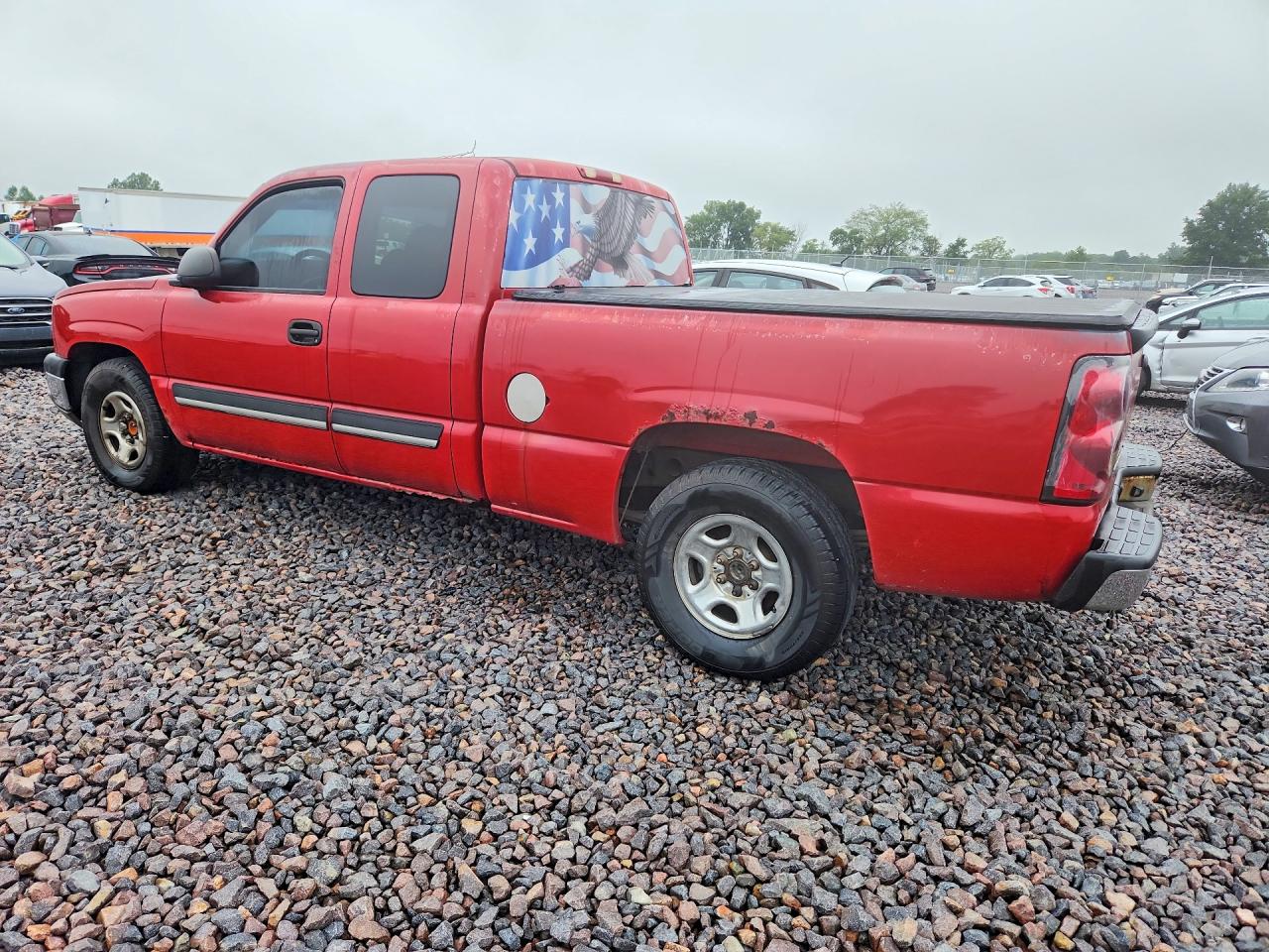 2004 Chevrolet Silverado C1500 Red vin: 2GCEC19V541288156