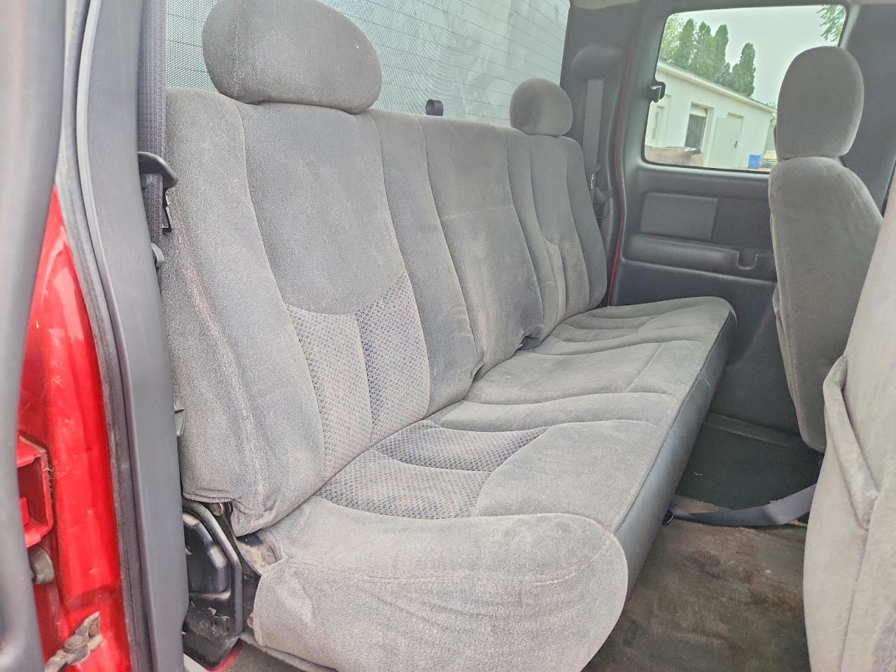 2004 Chevrolet Silverado C1500 Red vin: 2GCEC19V541288156