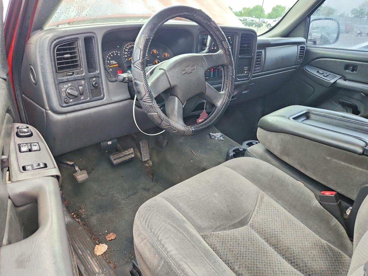 2004 Chevrolet Silverado C1500 Red vin: 2GCEC19V541288156