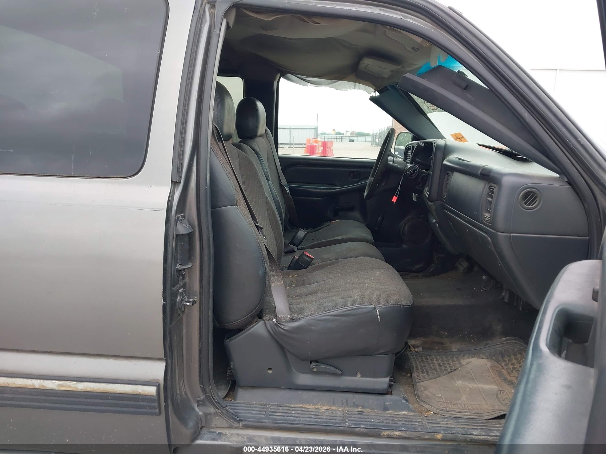 2000 Chevrolet Silverado 1500 Gray vin: 2GCEC19V5Y1366280
