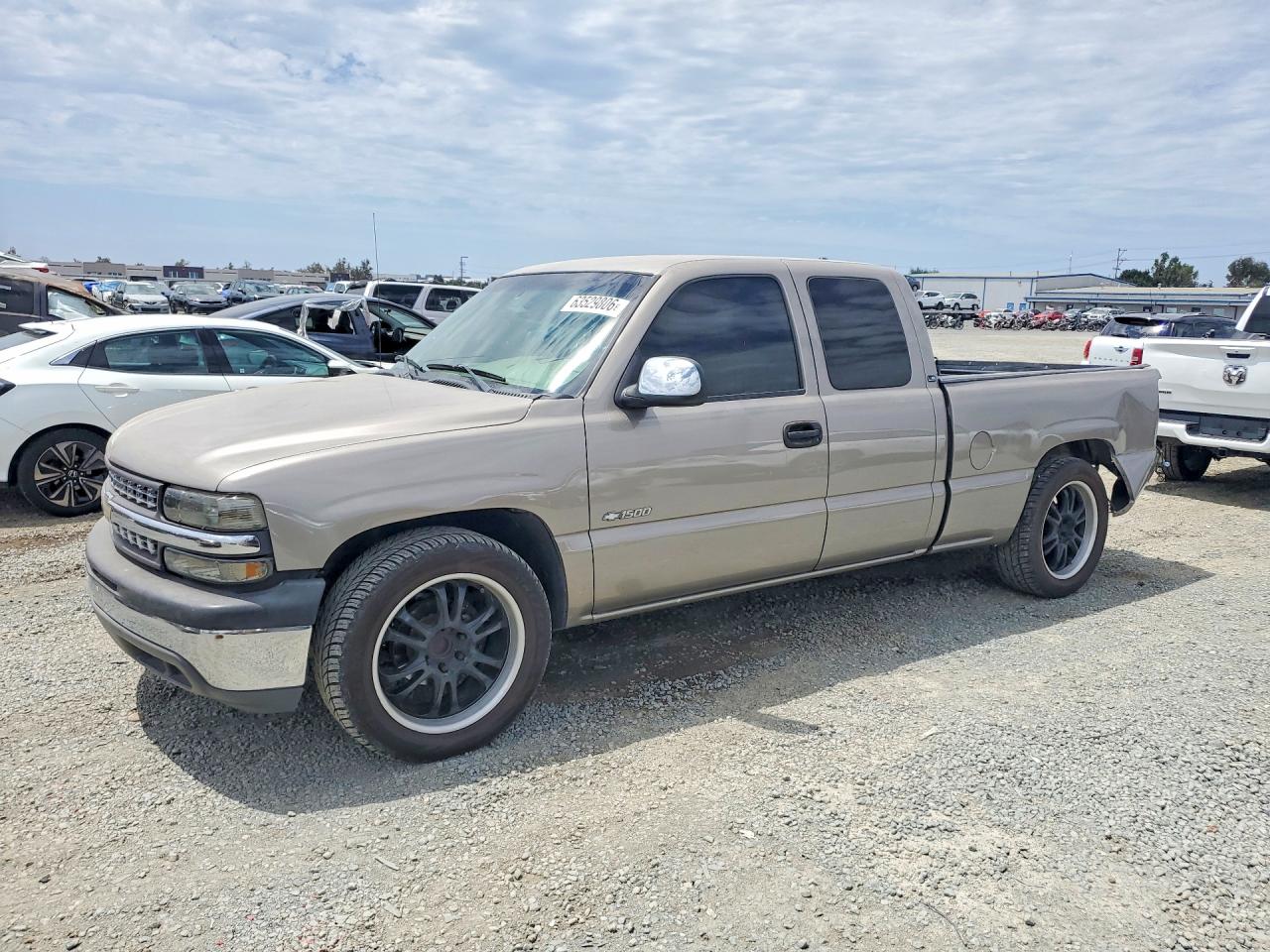 2001 Chevrolet Silverado C1500 Коричневый vin: 2GCEC19V611154011
