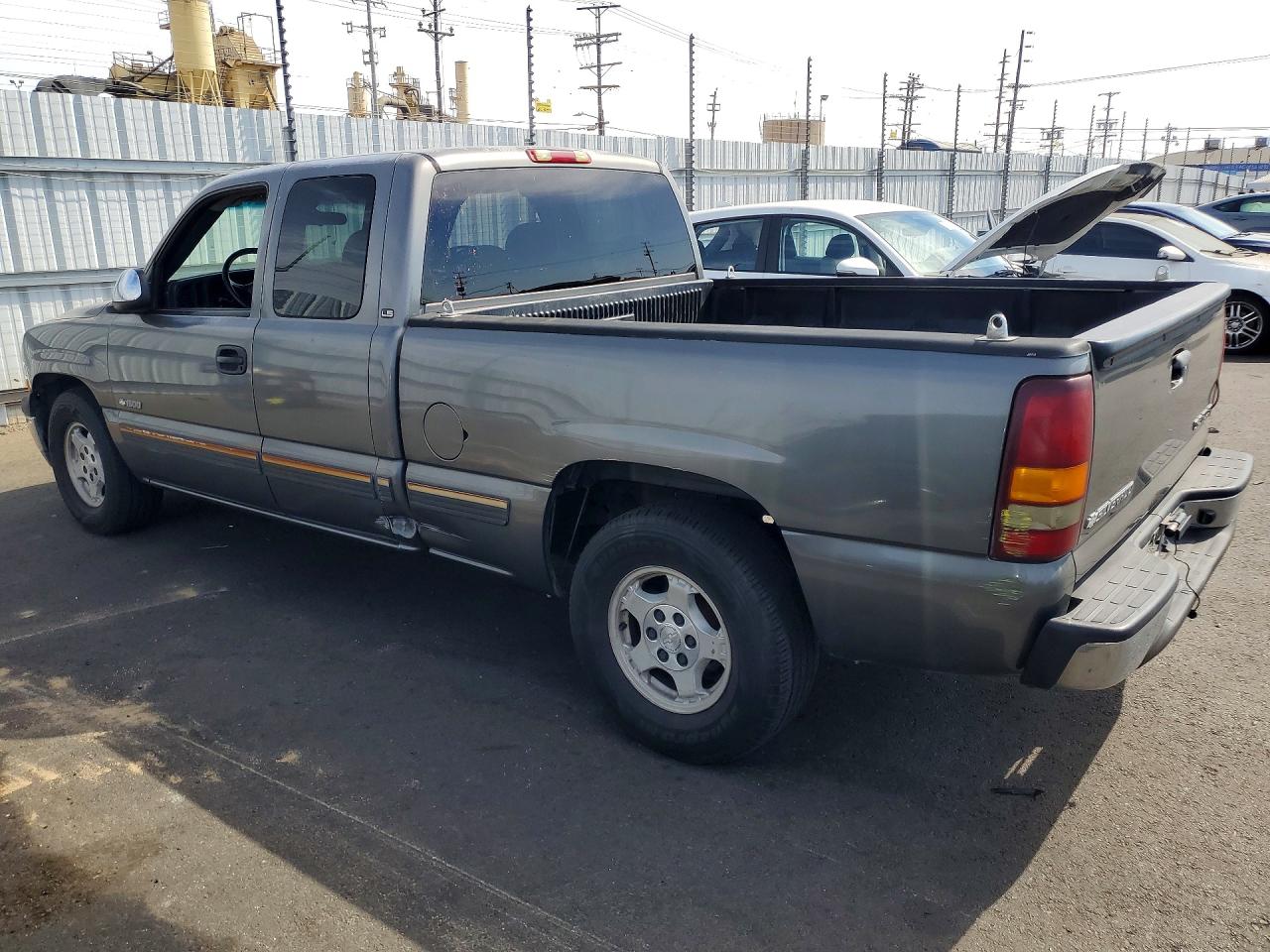 2002 Chevrolet Silverado C1500 Gray vin: 2GCEC19V621330427