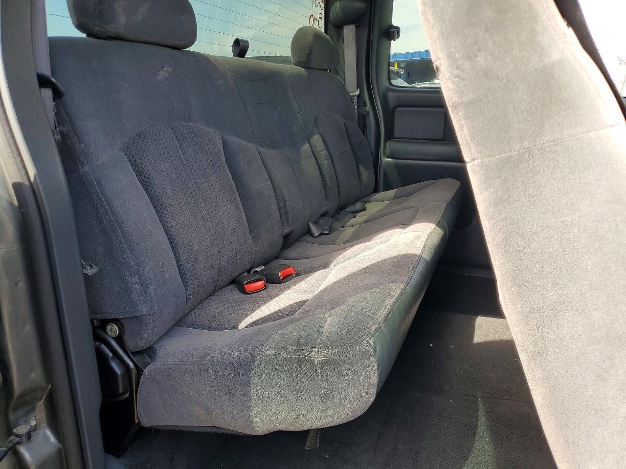 2002 Chevrolet Silverado C1500 Gray vin: 2GCEC19V621330427