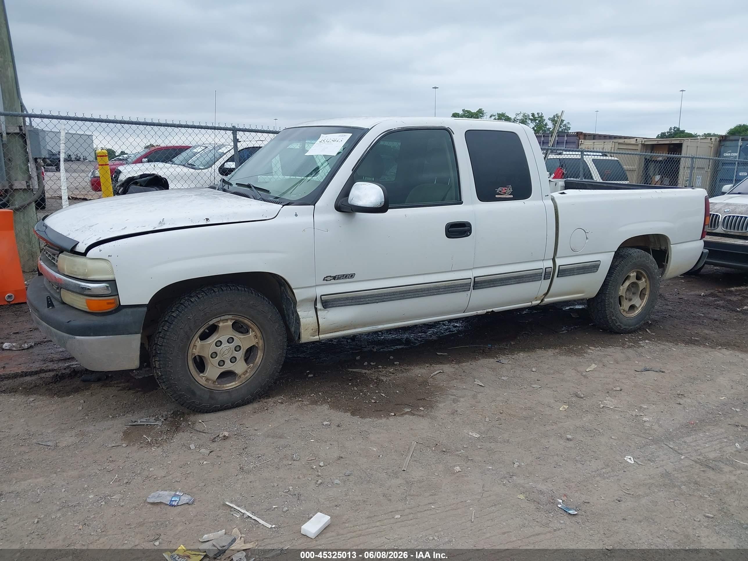 2002 Chevrolet Silverado 1500 Ls White vin: 2GCEC19V621347664