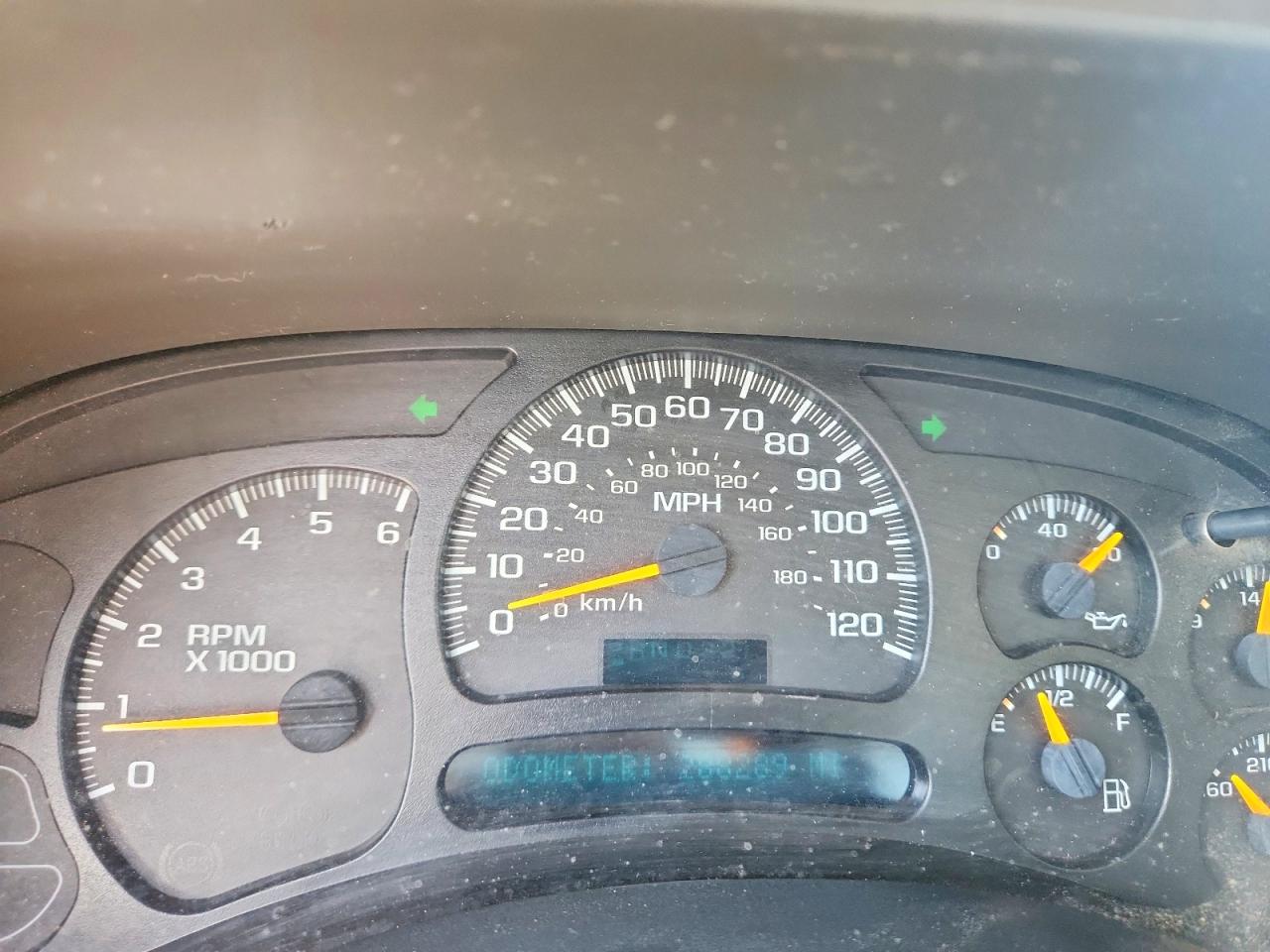 2004 Chevrolet Silverado C1500 Серебряный vin: 2GCEC19V641386516