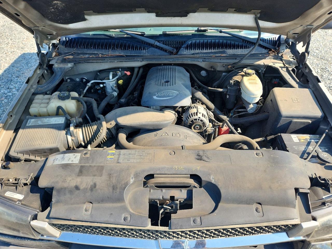 2004 Chevrolet Silverado C1500 Серебряный vin: 2GCEC19V641386516