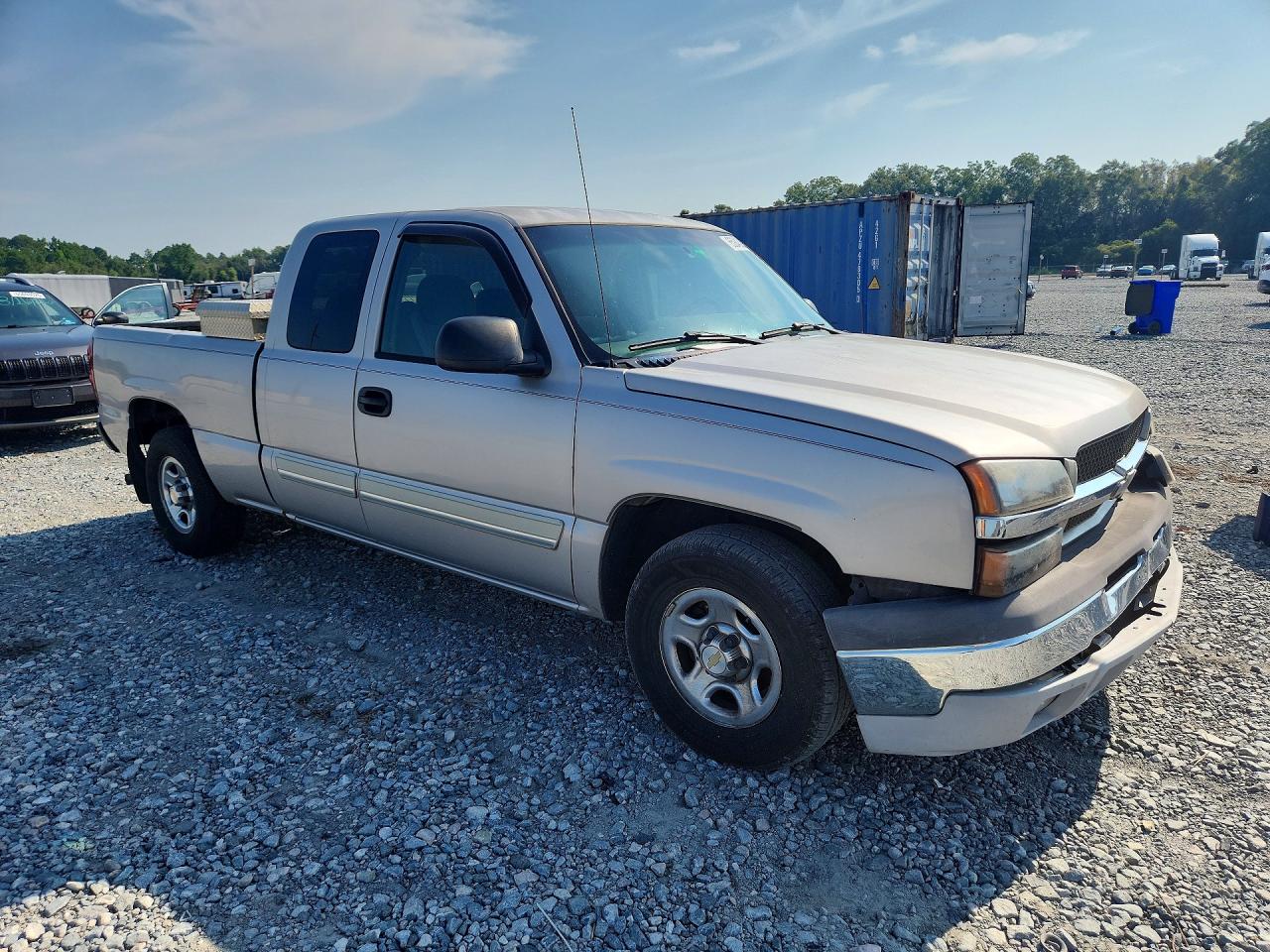 2004 Chevrolet Silverado C1500 Серебряный vin: 2GCEC19V641386516