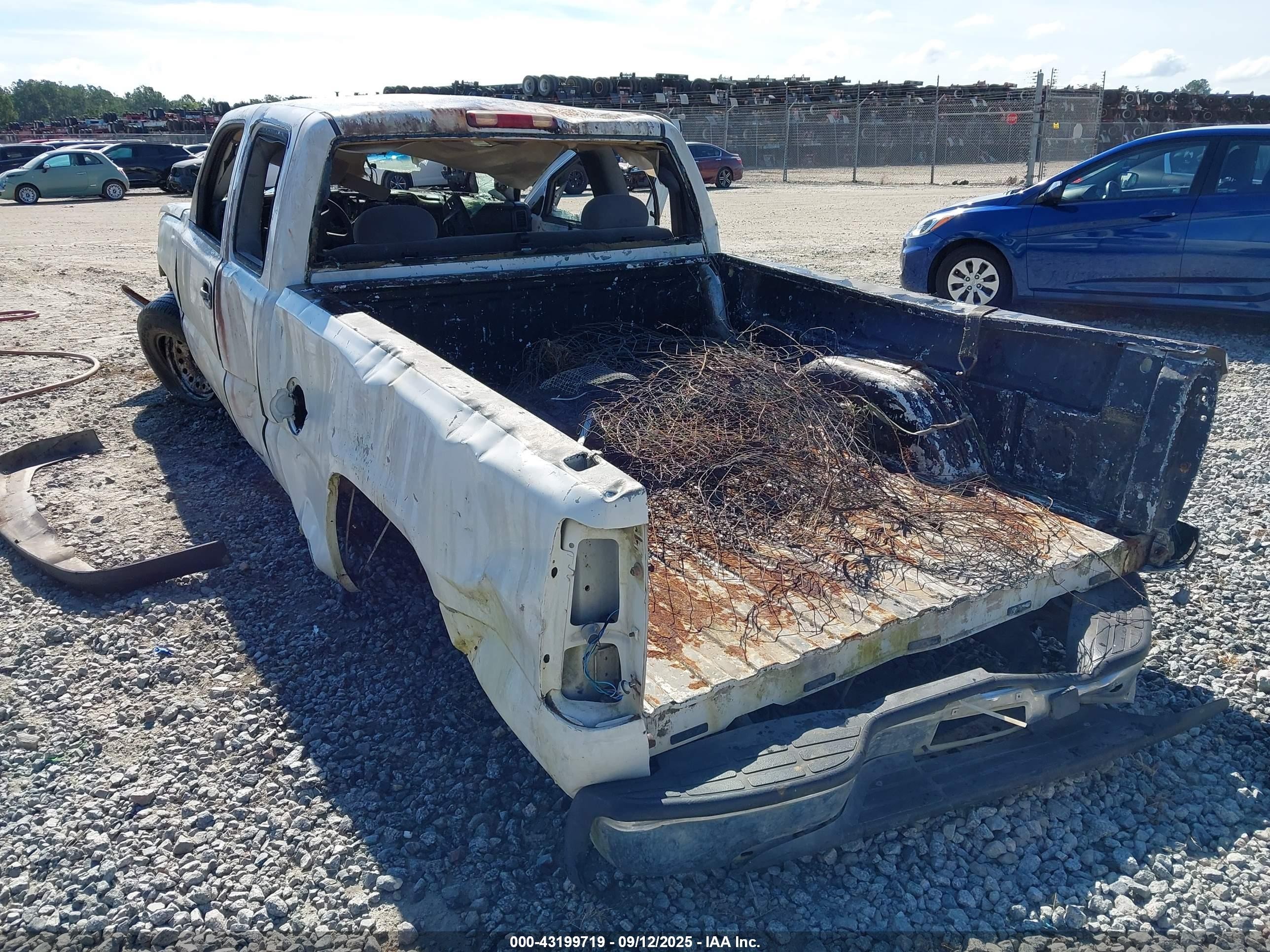 2004 Chevrolet Silverado 1500 Ls White vin: 2GCEC19V641410068