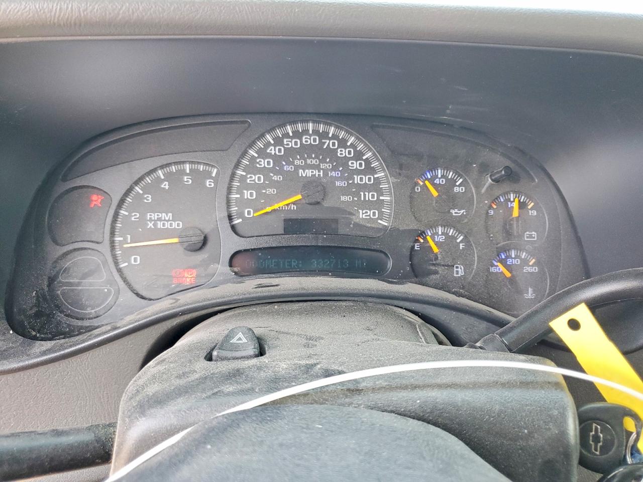 2005 Chevrolet Silverado C1500 Red vin: 2GCEC19V651274056