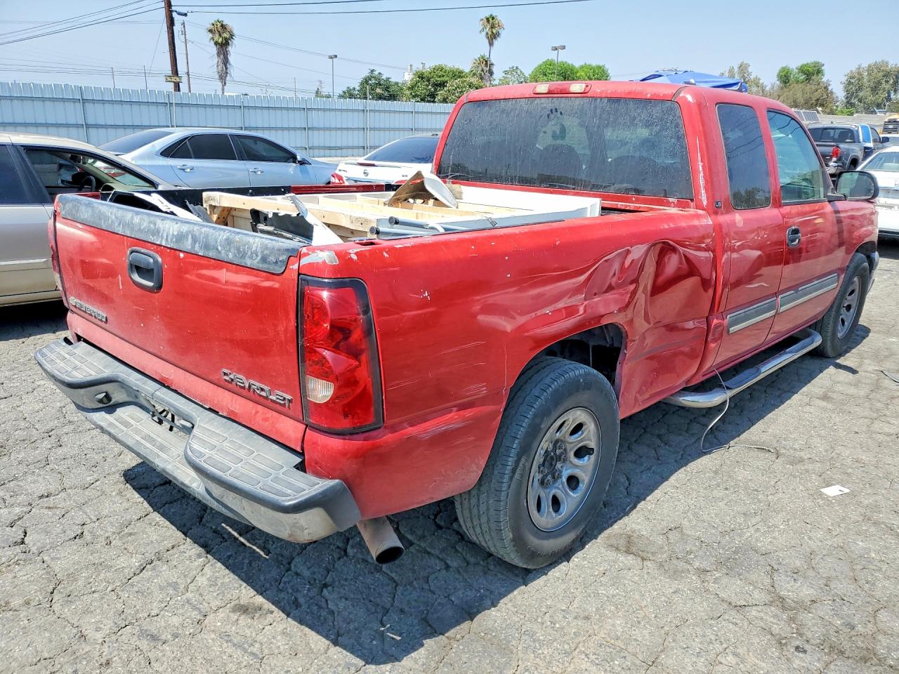 2005 Chevrolet Silverado C1500 Red vin: 2GCEC19V651274056