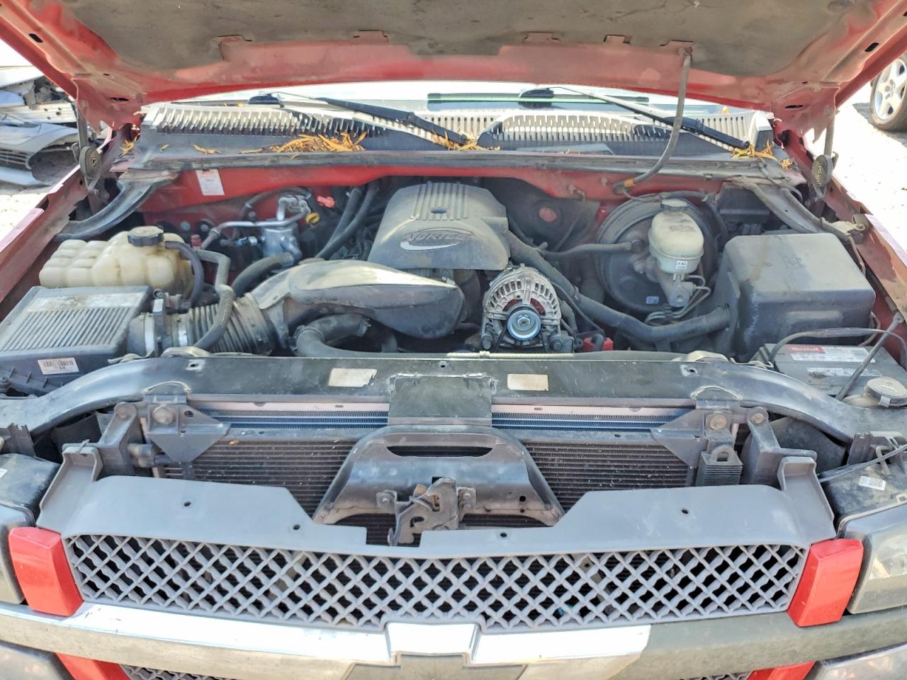 2005 Chevrolet Silverado C1500 Red vin: 2GCEC19V651274056