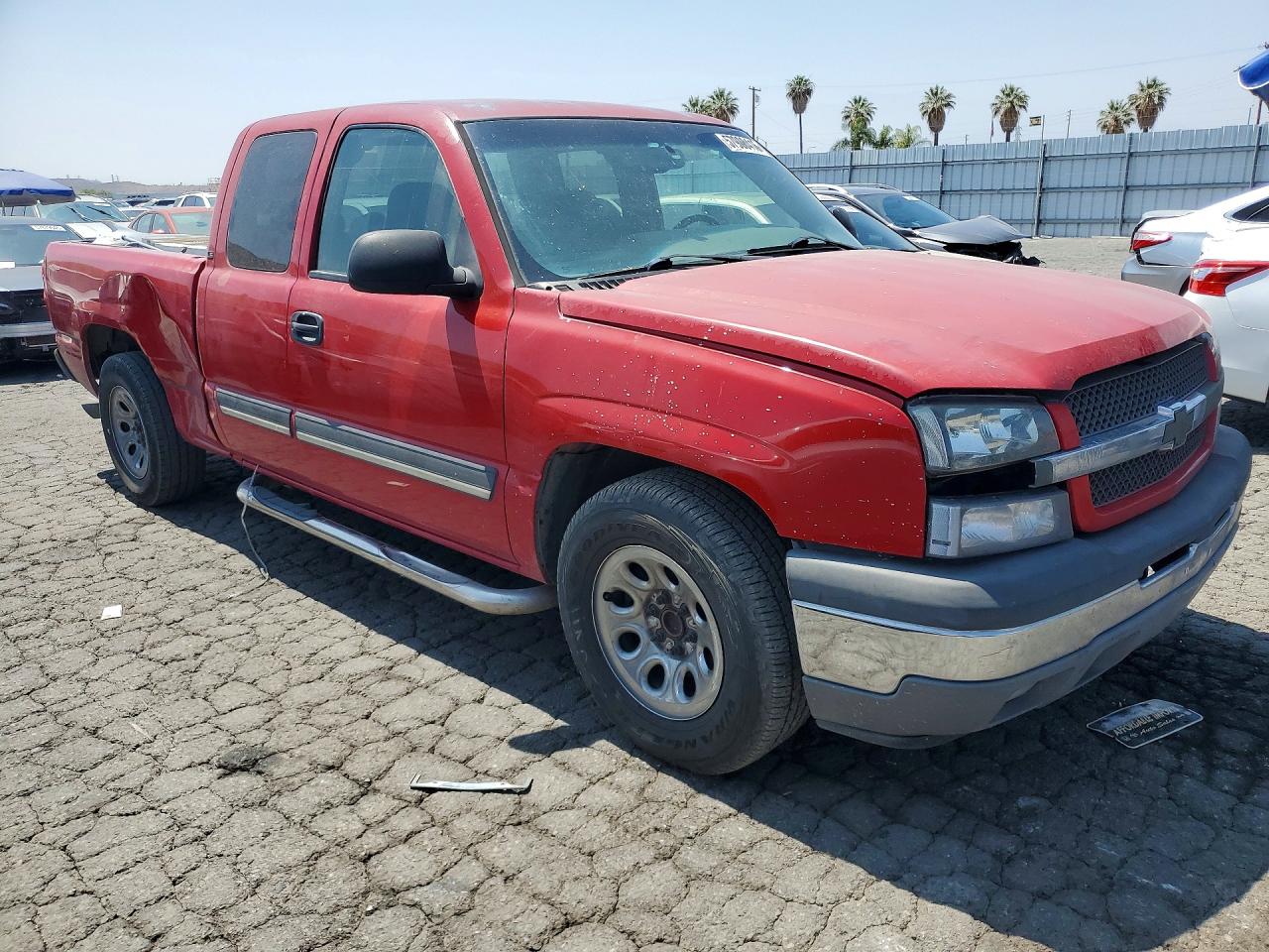 2005 Chevrolet Silverado C1500 Red vin: 2GCEC19V651274056