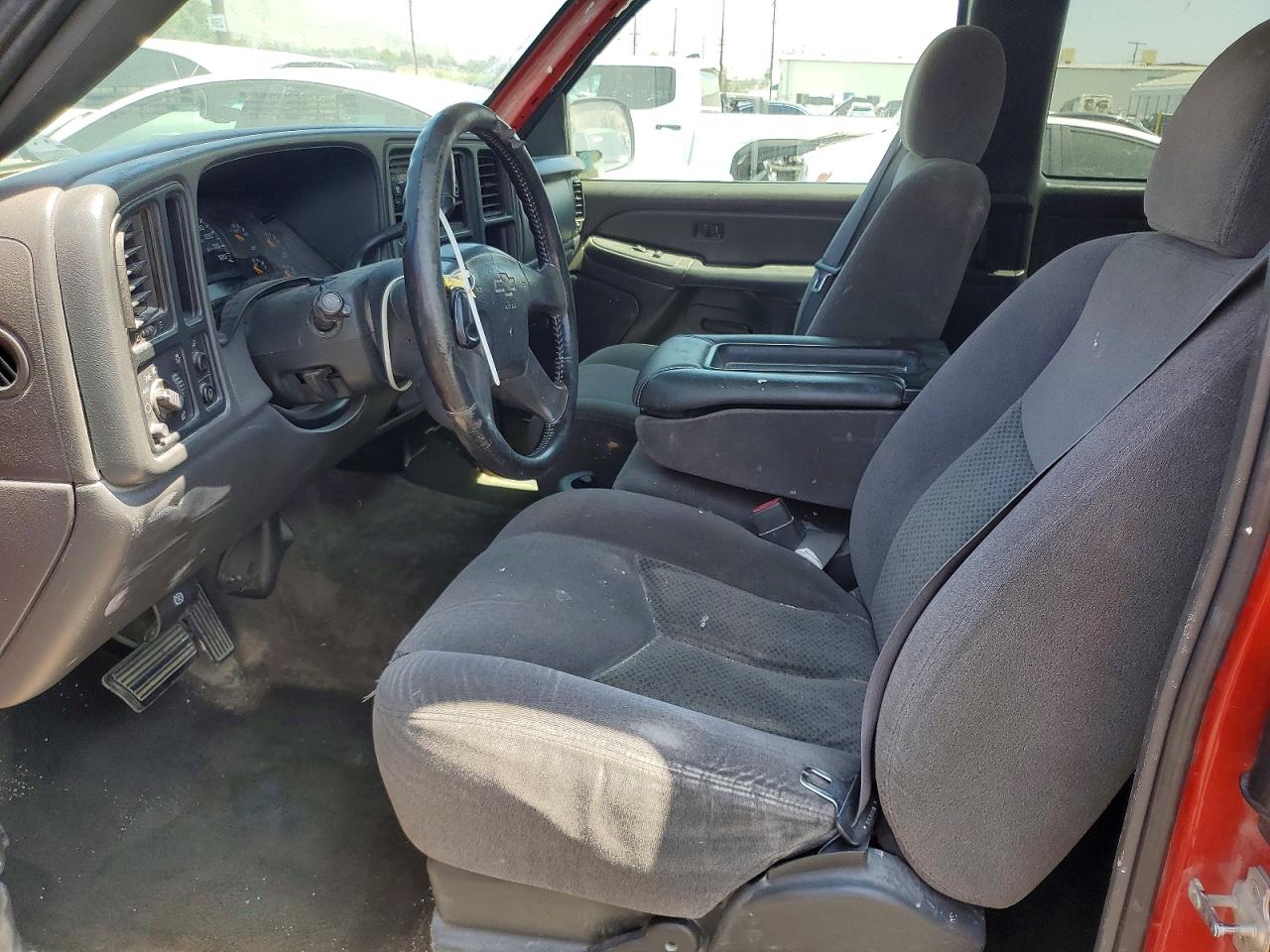 2005 Chevrolet Silverado C1500 Red vin: 2GCEC19V651274056