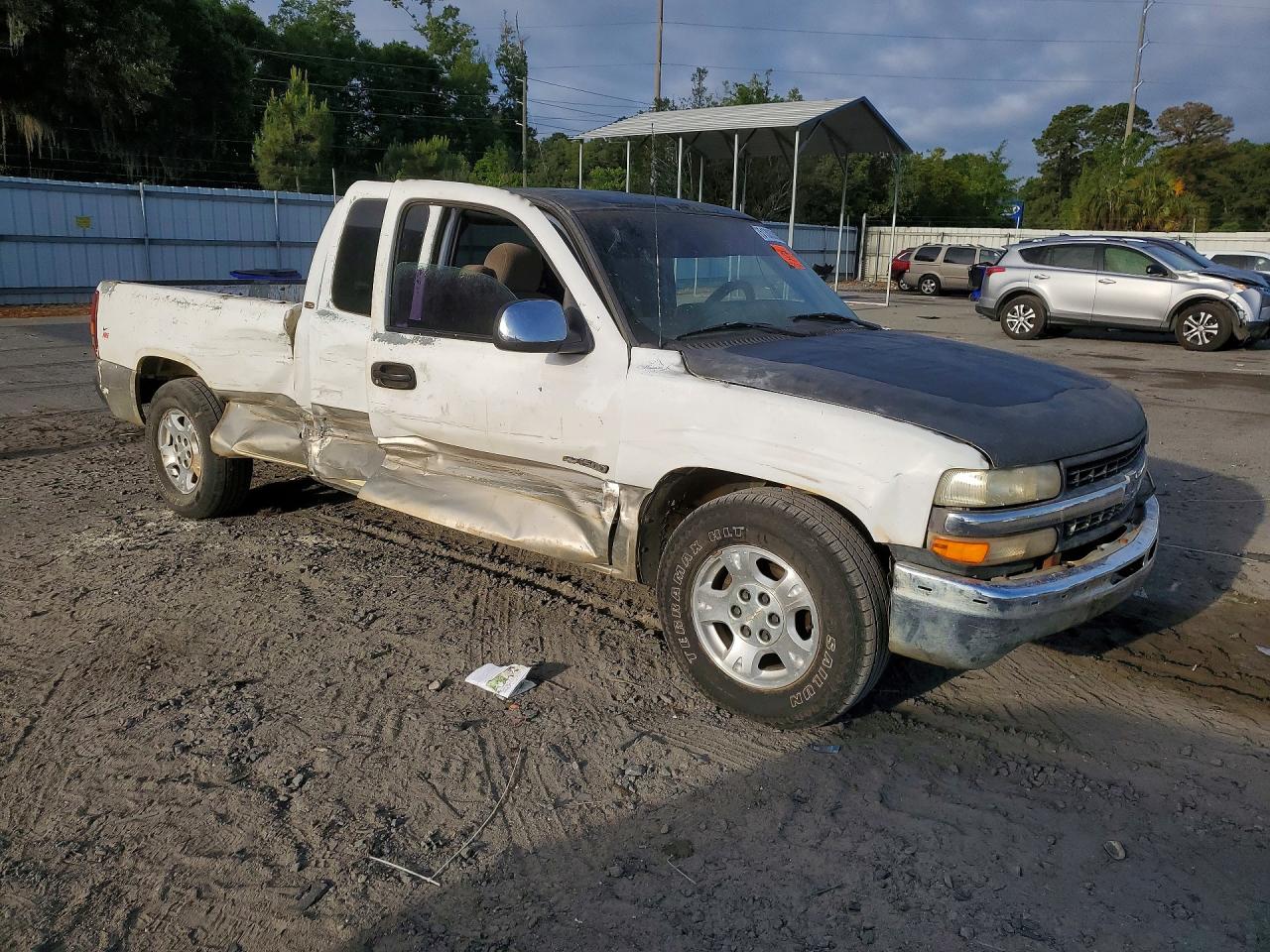 2000 Chevy Silverado White vin: 2GCEC19V6Y1109855