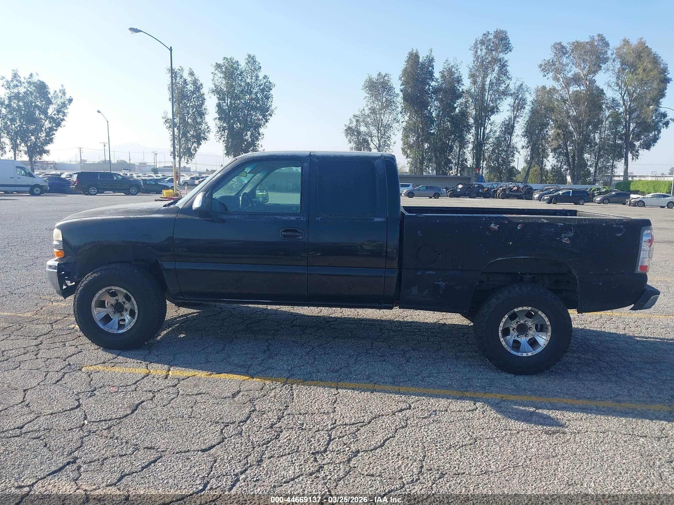 2000 Chevrolet Silverado 1500 Ls Черный vin: 2GCEC19V6Y1387347