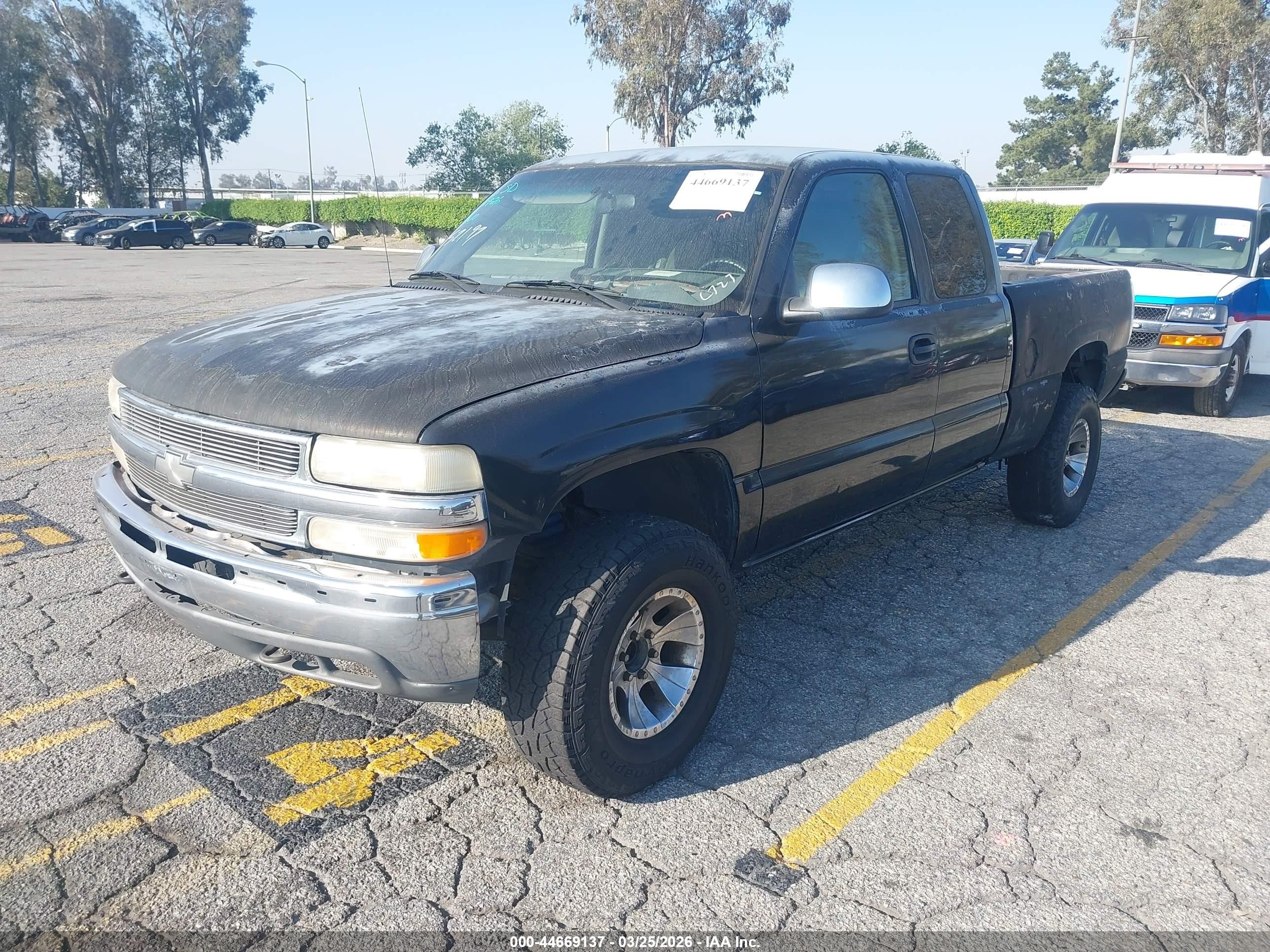 2000 Chevrolet Silverado 1500 Ls Черный vin: 2GCEC19V6Y1387347