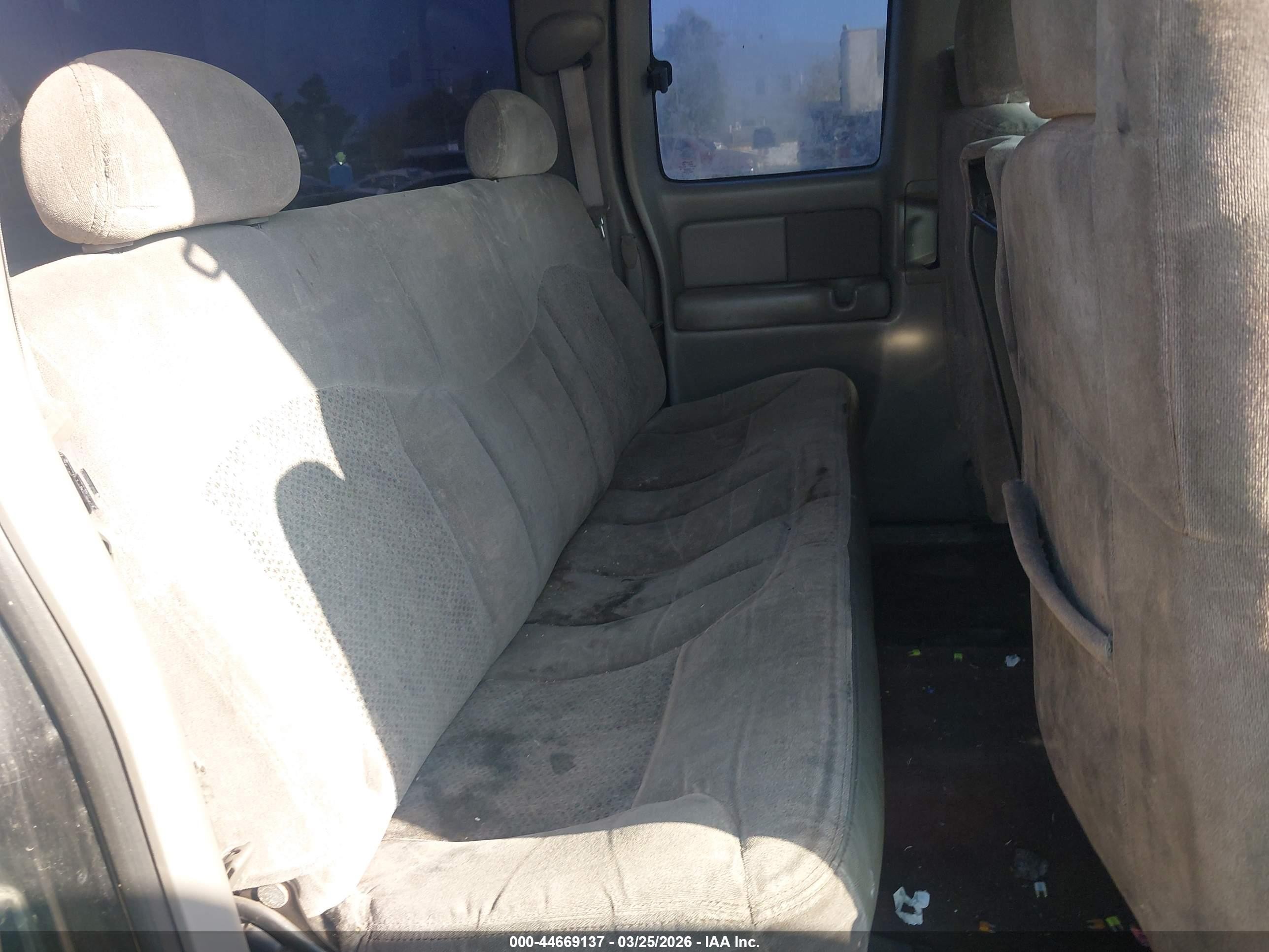 2000 Chevrolet Silverado 1500 Ls Черный vin: 2GCEC19V6Y1387347