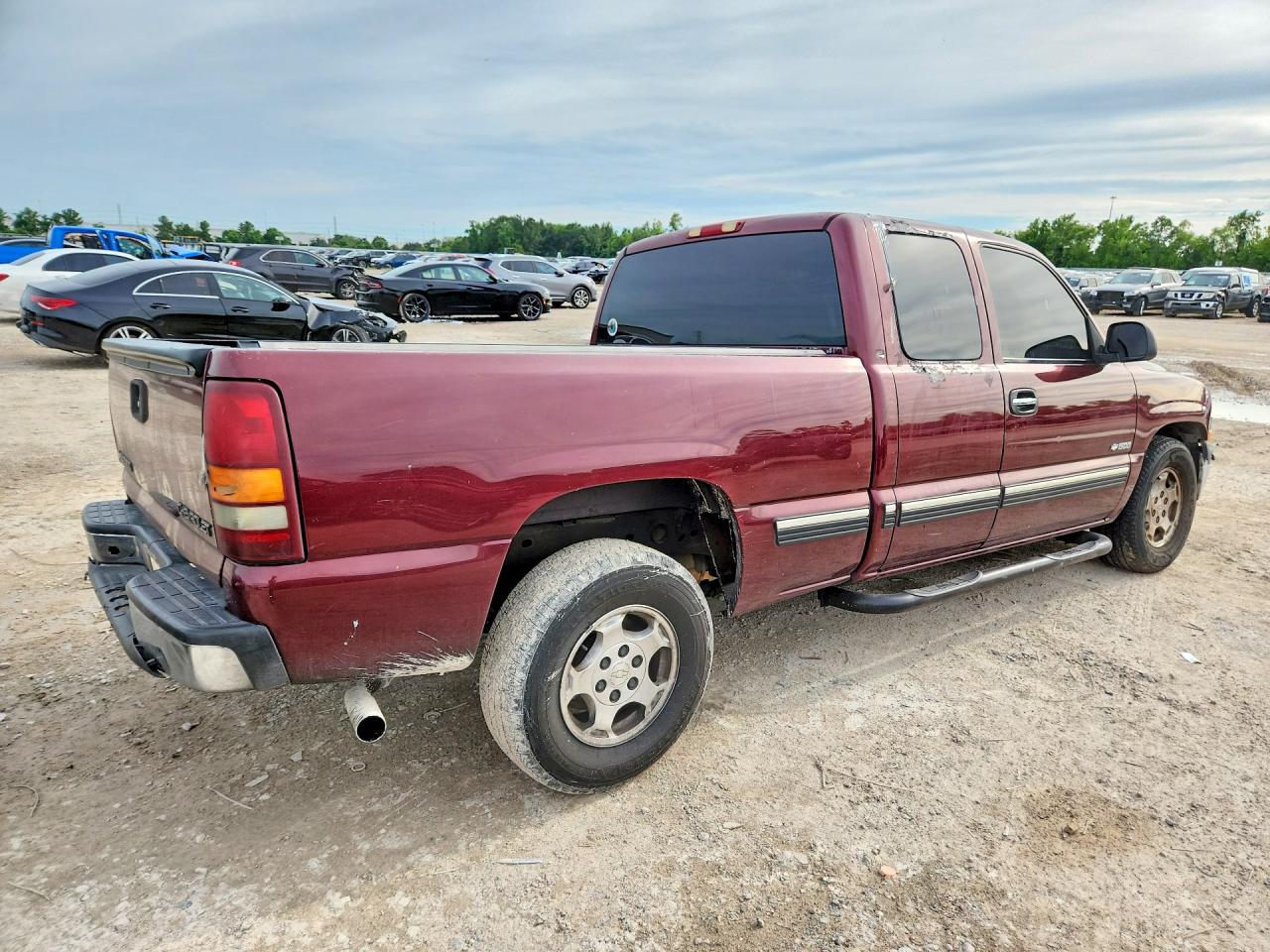2002 Chevrolet Silverado C1500 Темно-бордовый vin: 2GCEC19V721408620