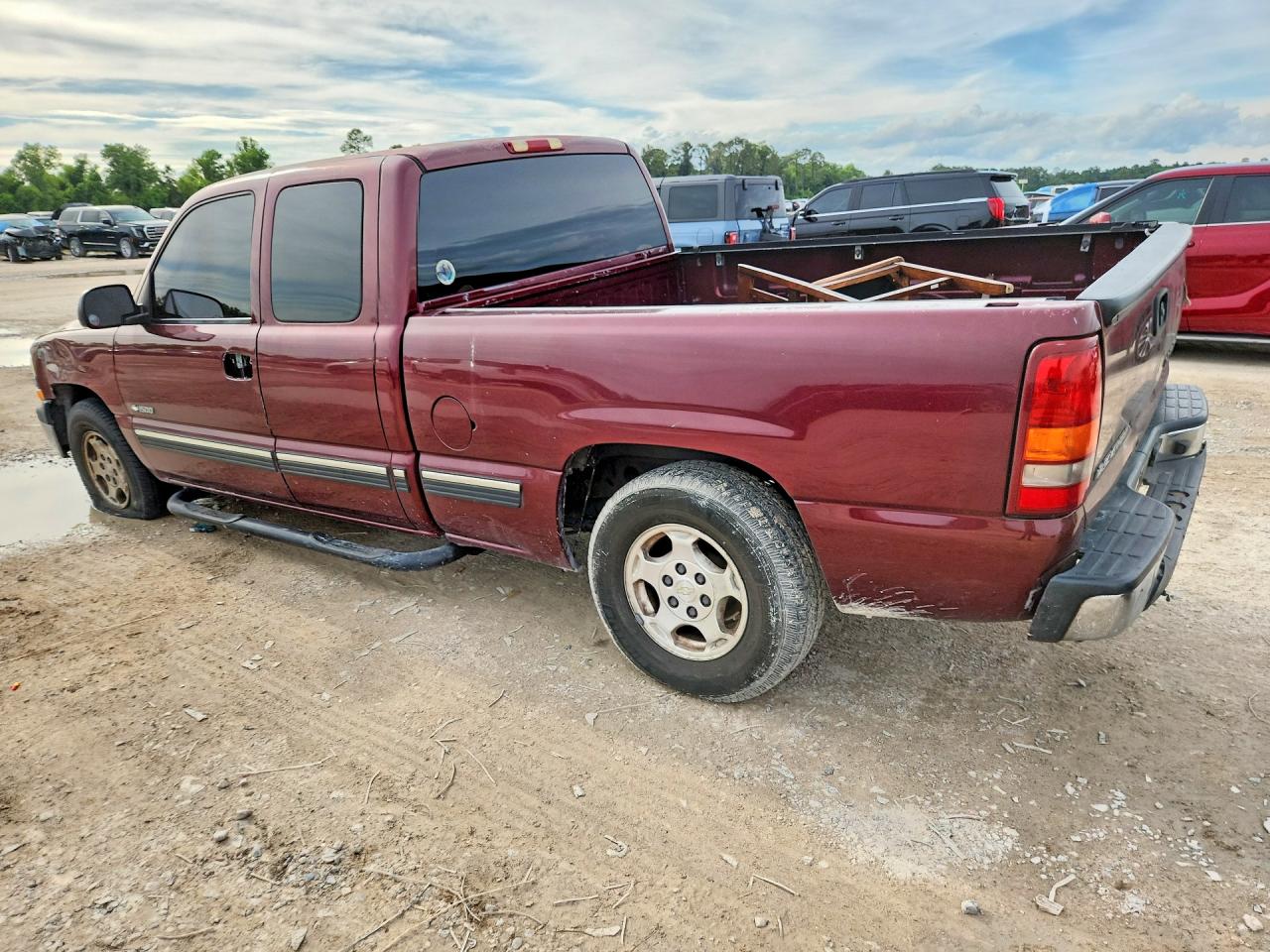 2002 Chevrolet Silverado C1500 Темно-бордовый vin: 2GCEC19V721408620