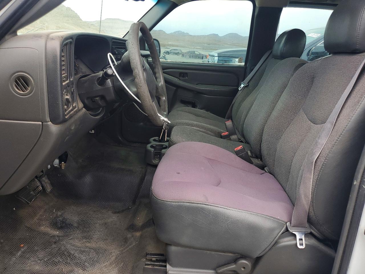2004 Chevrolet Silverado C1500 White vin: 2GCEC19V741188141