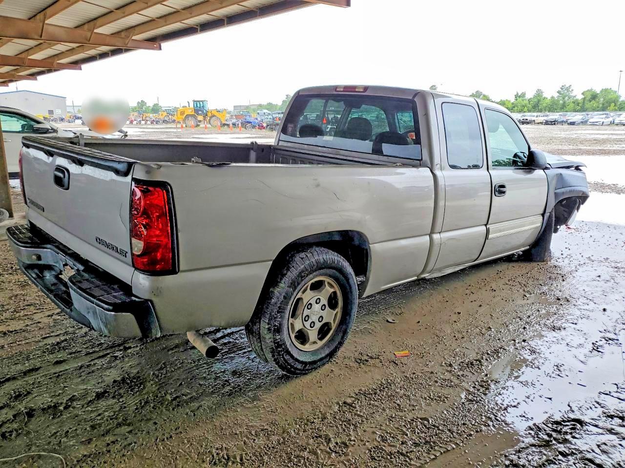 2004 Chevrolet Silverado C1500 Silver vin: 2GCEC19V741323098