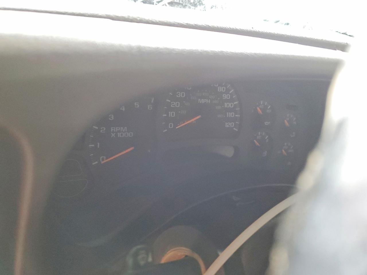 2004 Chevrolet Silverado C1500 Silver vin: 2GCEC19V741323098