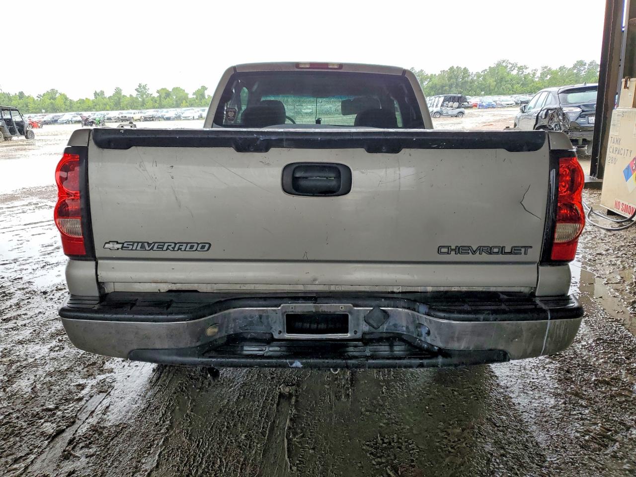 2004 Chevrolet Silverado C1500 Silver vin: 2GCEC19V741323098
