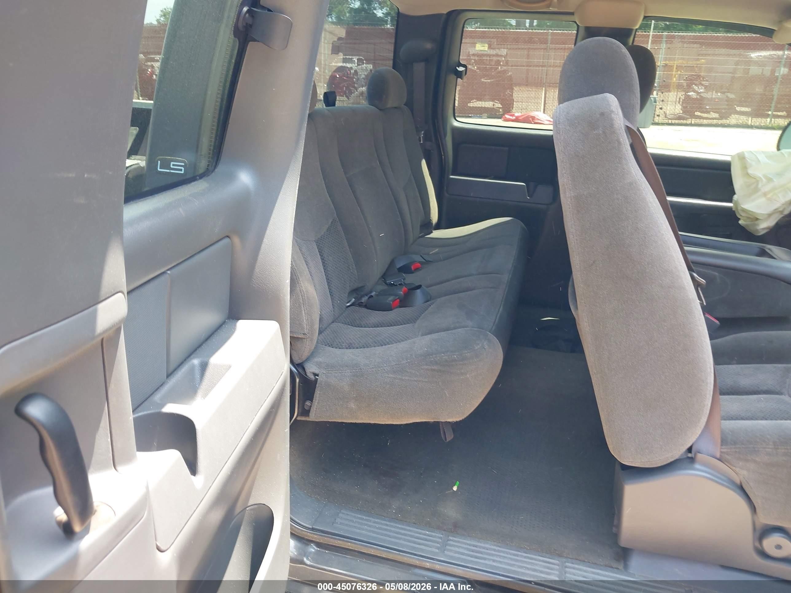 2005 Chevrolet Silverado 1500 Ls Серый vin: 2GCEC19V751345894
