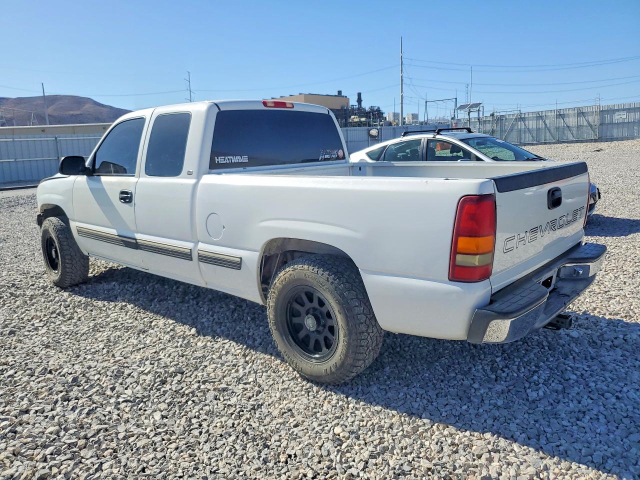 1999 Chevrolet Silverado C1500 White vin: 2GCEC19V7X1172400