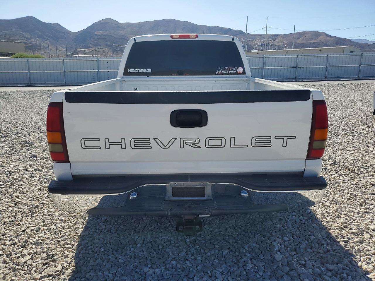 1999 Chevrolet Silverado C1500 White vin: 2GCEC19V7X1172400