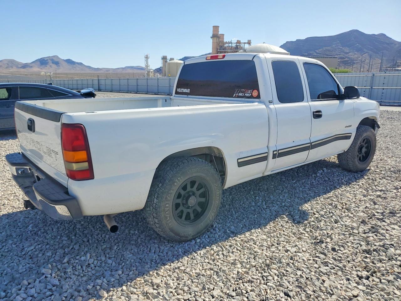 1999 Chevrolet Silverado C1500 White vin: 2GCEC19V7X1172400