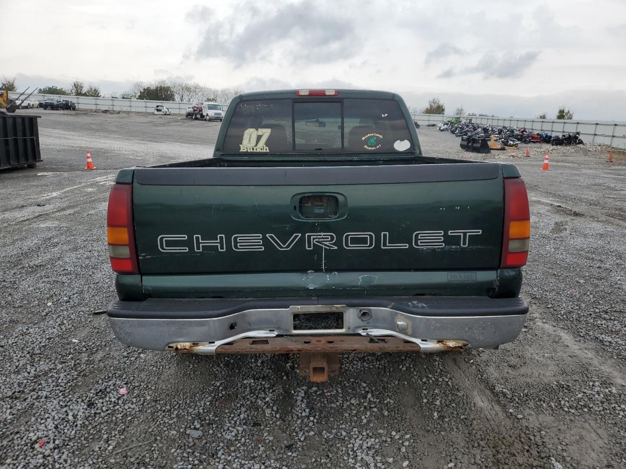 2001 Chevrolet Silverado Green vin: 2GCEC19V811113119