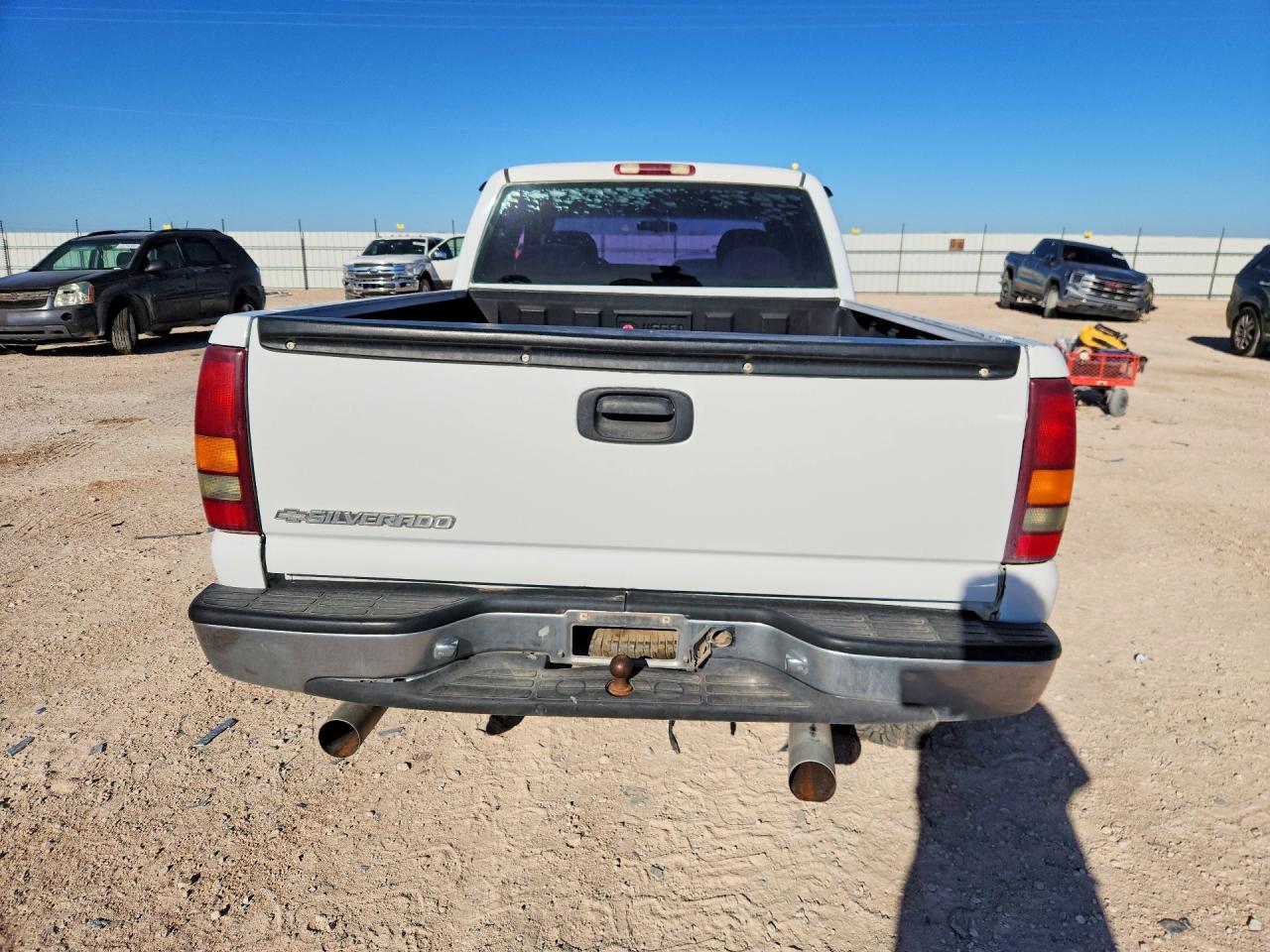 2001 Chevrolet Silverado C1500 Белый vin: 2GCEC19V811114464