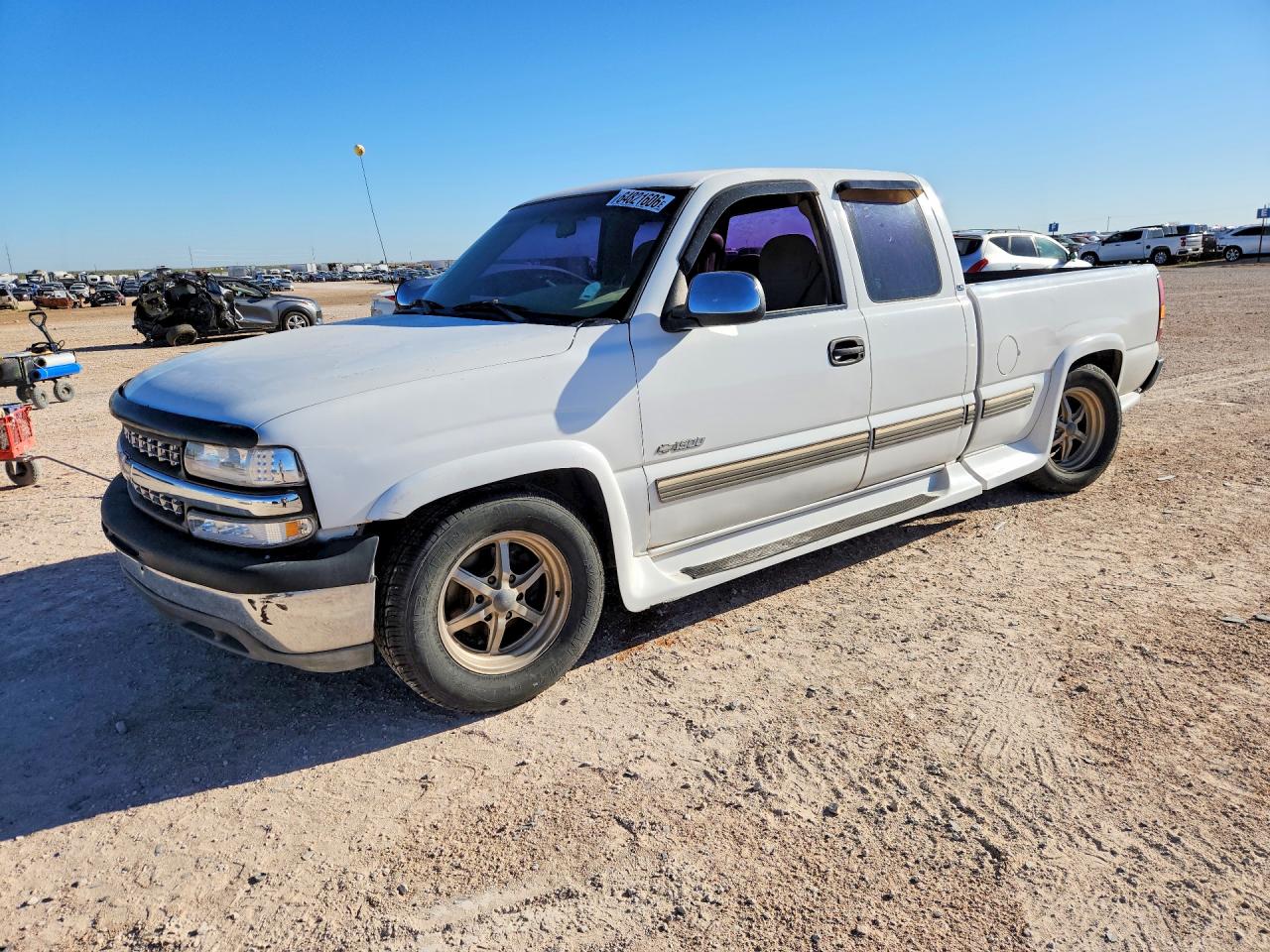 2001 Chevrolet Silverado C1500 Белый vin: 2GCEC19V811114464