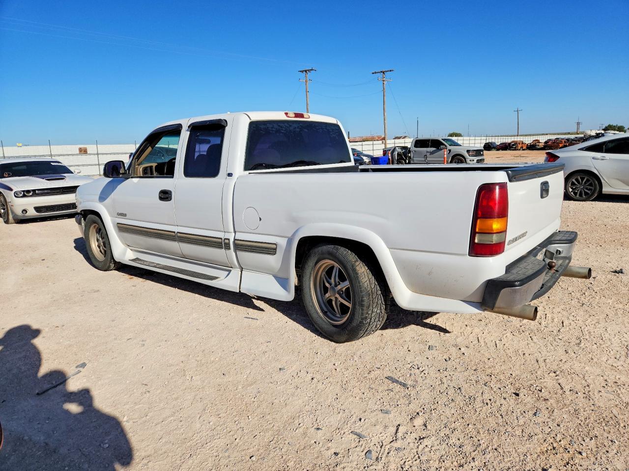 2001 Chevrolet Silverado C1500 Белый vin: 2GCEC19V811114464