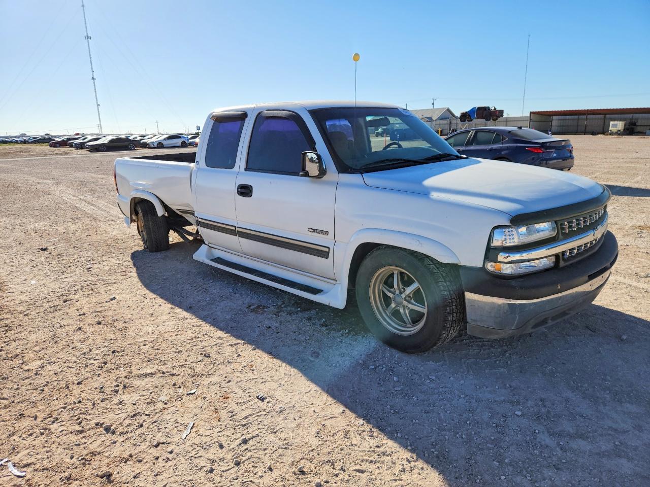 2001 Chevrolet Silverado C1500 Белый vin: 2GCEC19V811114464