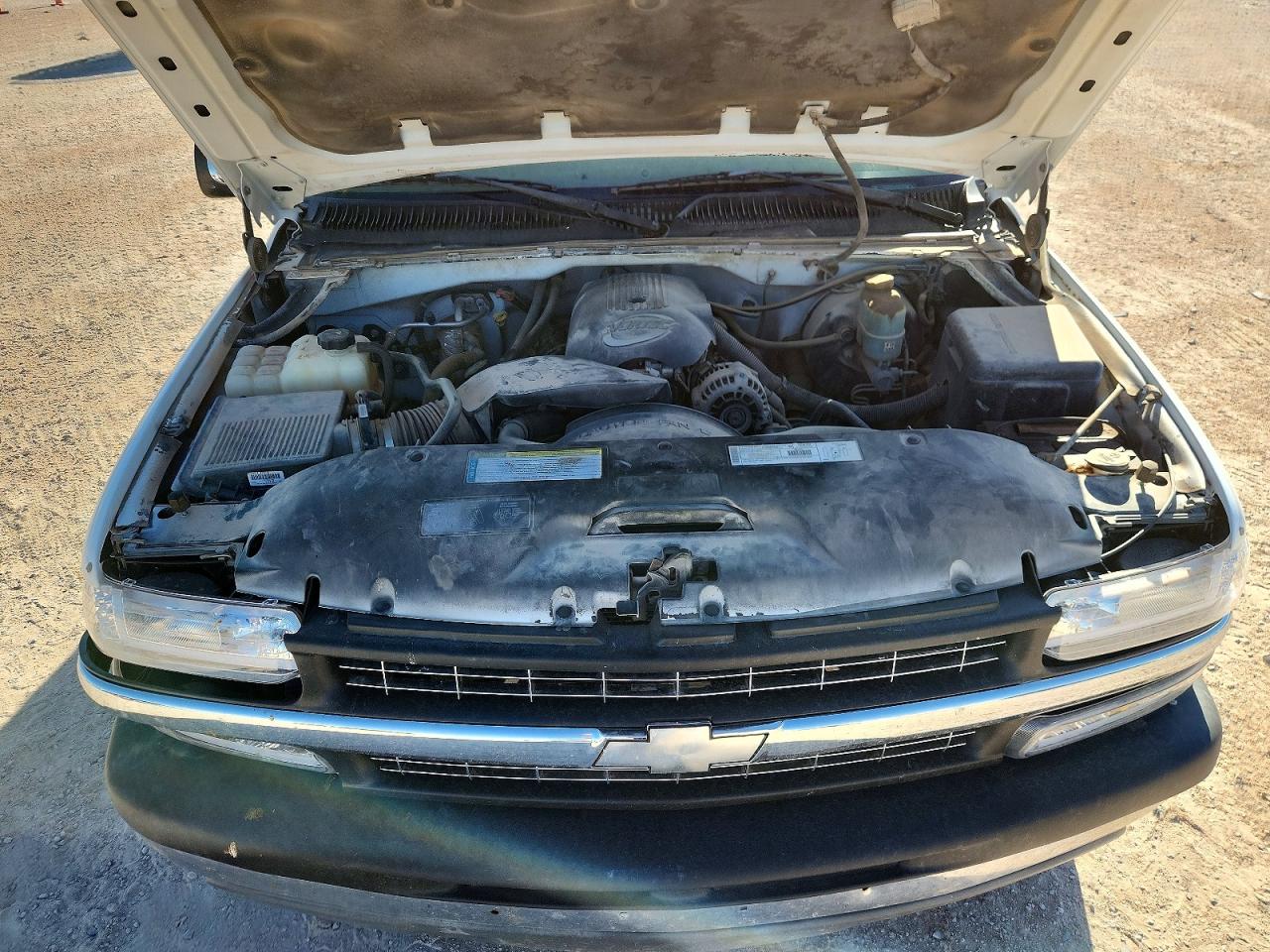 2001 Chevrolet Silverado C1500 Белый vin: 2GCEC19V811114464