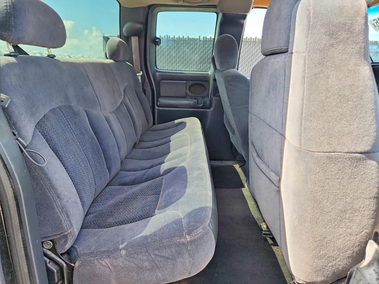 2002 Chevrolet Silverado C1500 Black vin: 2GCEC19V821216624