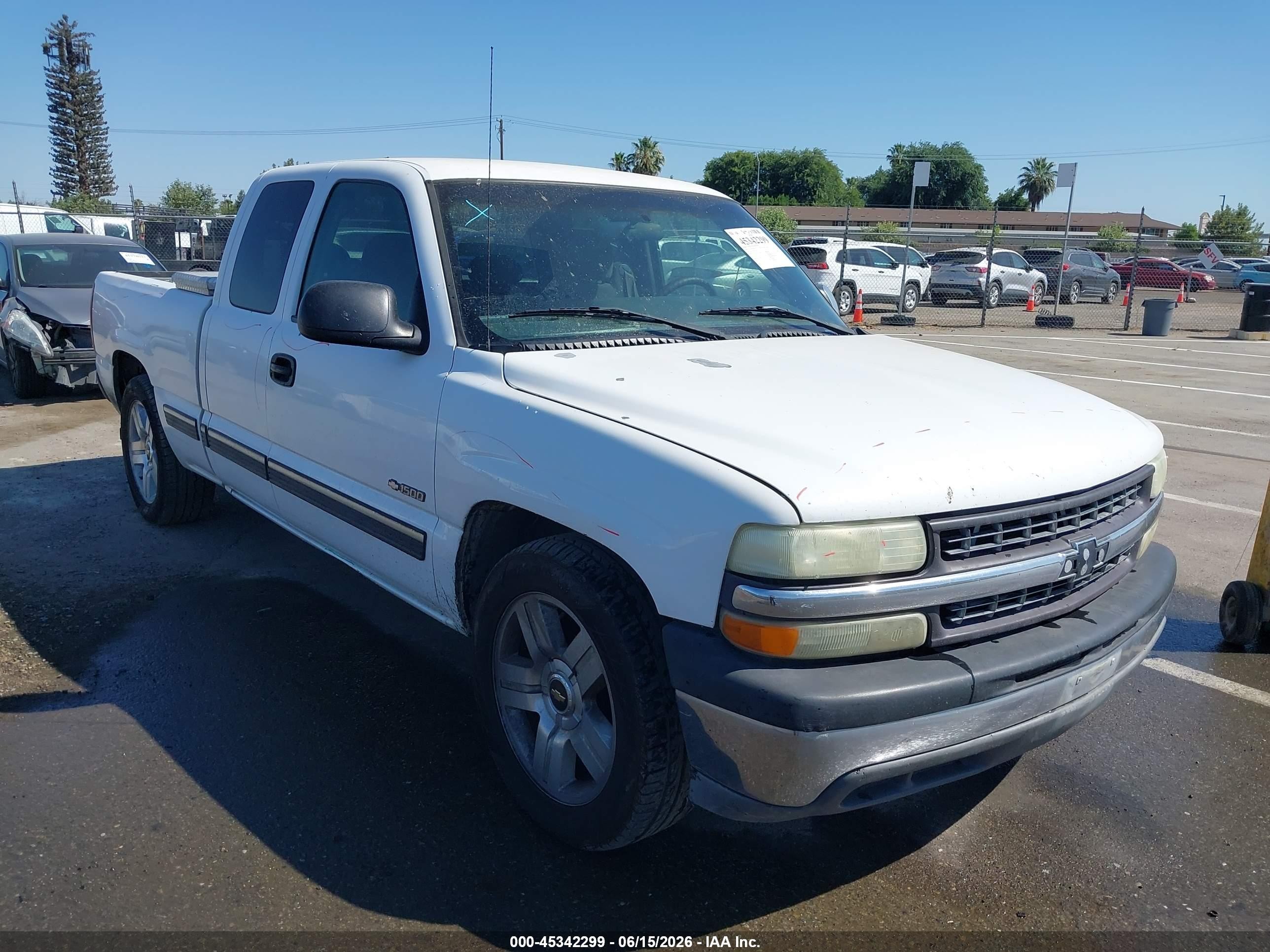 2002 Chevrolet Silverado 1500 Ls Белый vin: 2GCEC19V821425703