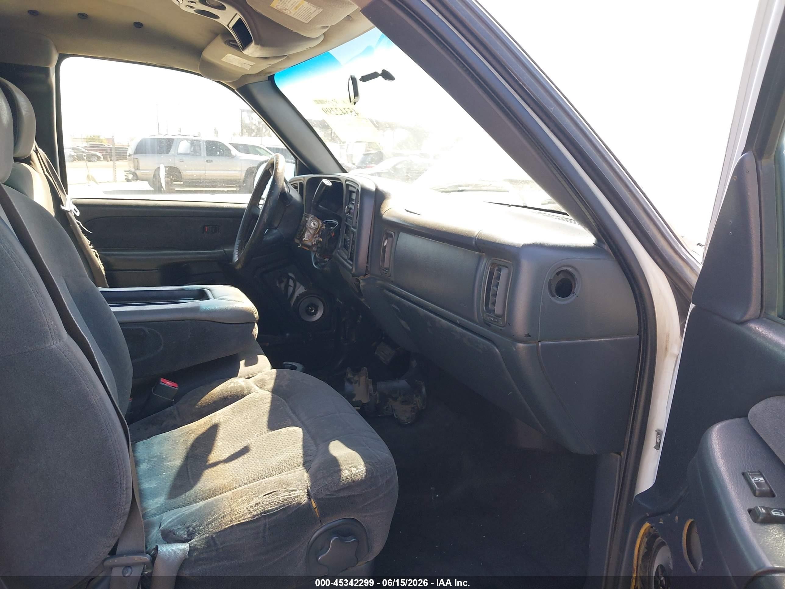 2002 Chevrolet Silverado 1500 Ls Белый vin: 2GCEC19V821425703