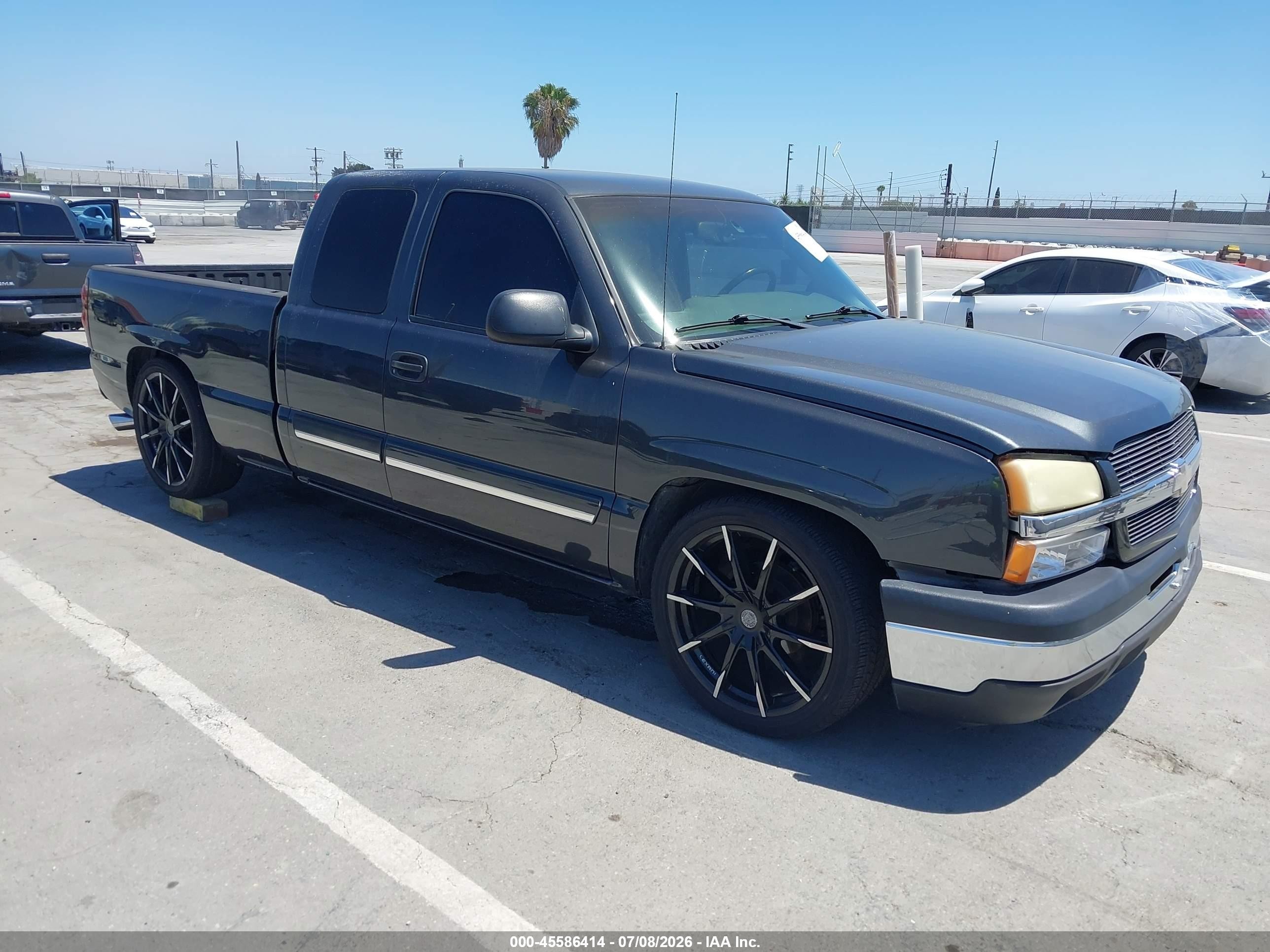 2003 Chevrolet Silverado 1500 Ls Черный vin: 2GCEC19V831242478